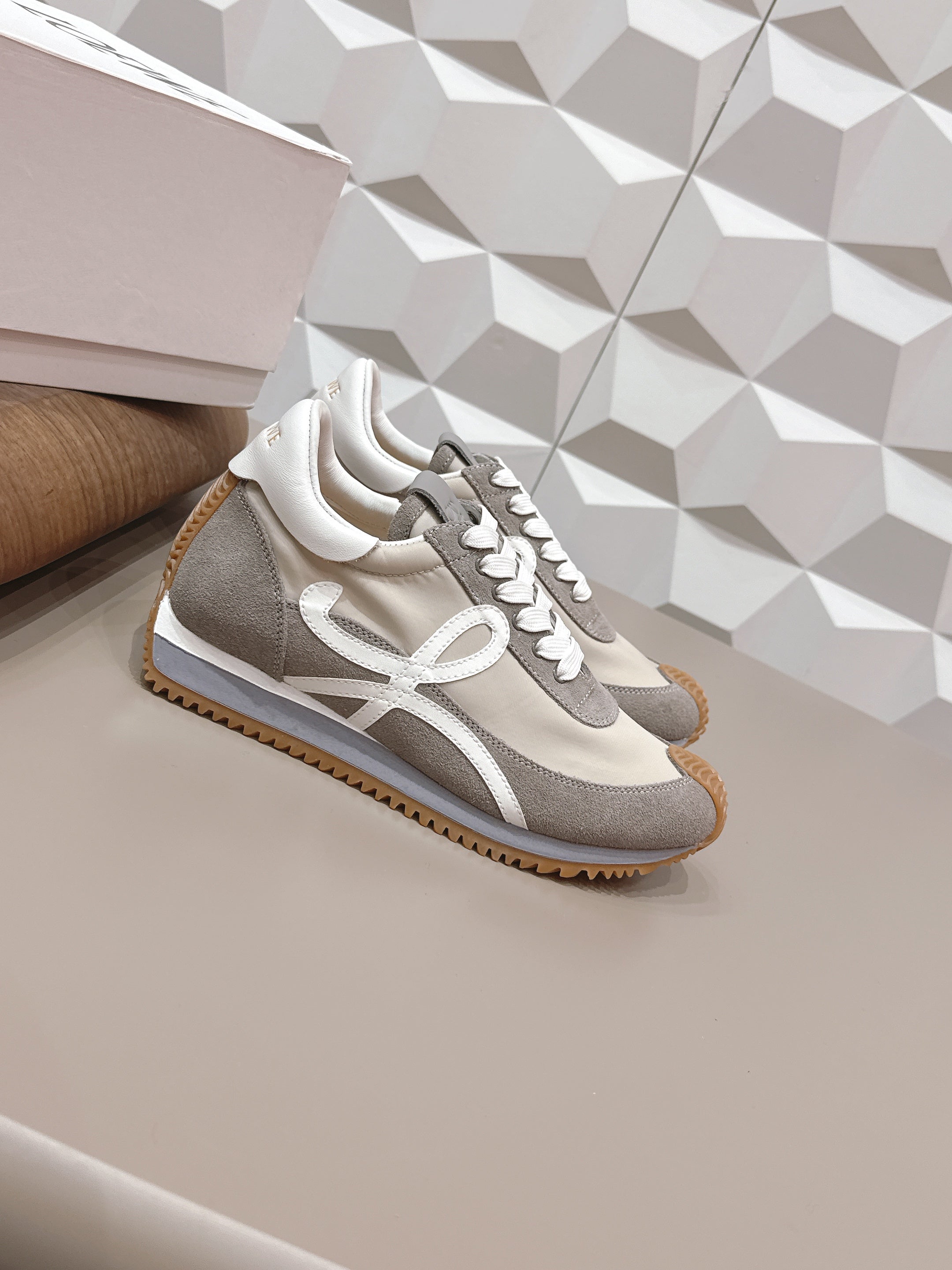 LOEWE 26S FLOW RUNNER SNEAKER IN DARK GRAY SUEDE AND WHITE CALFSKIN