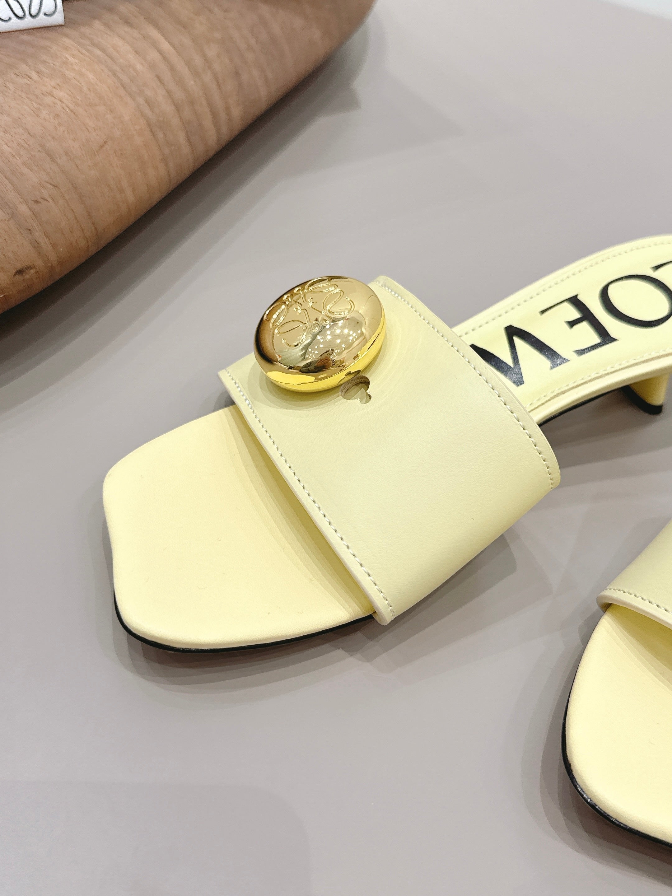 LOEWE 26S SQUARE TOE SANDALS 45MM IN LIGHT YELLOW CALFSKIN GOLD HARDWARE