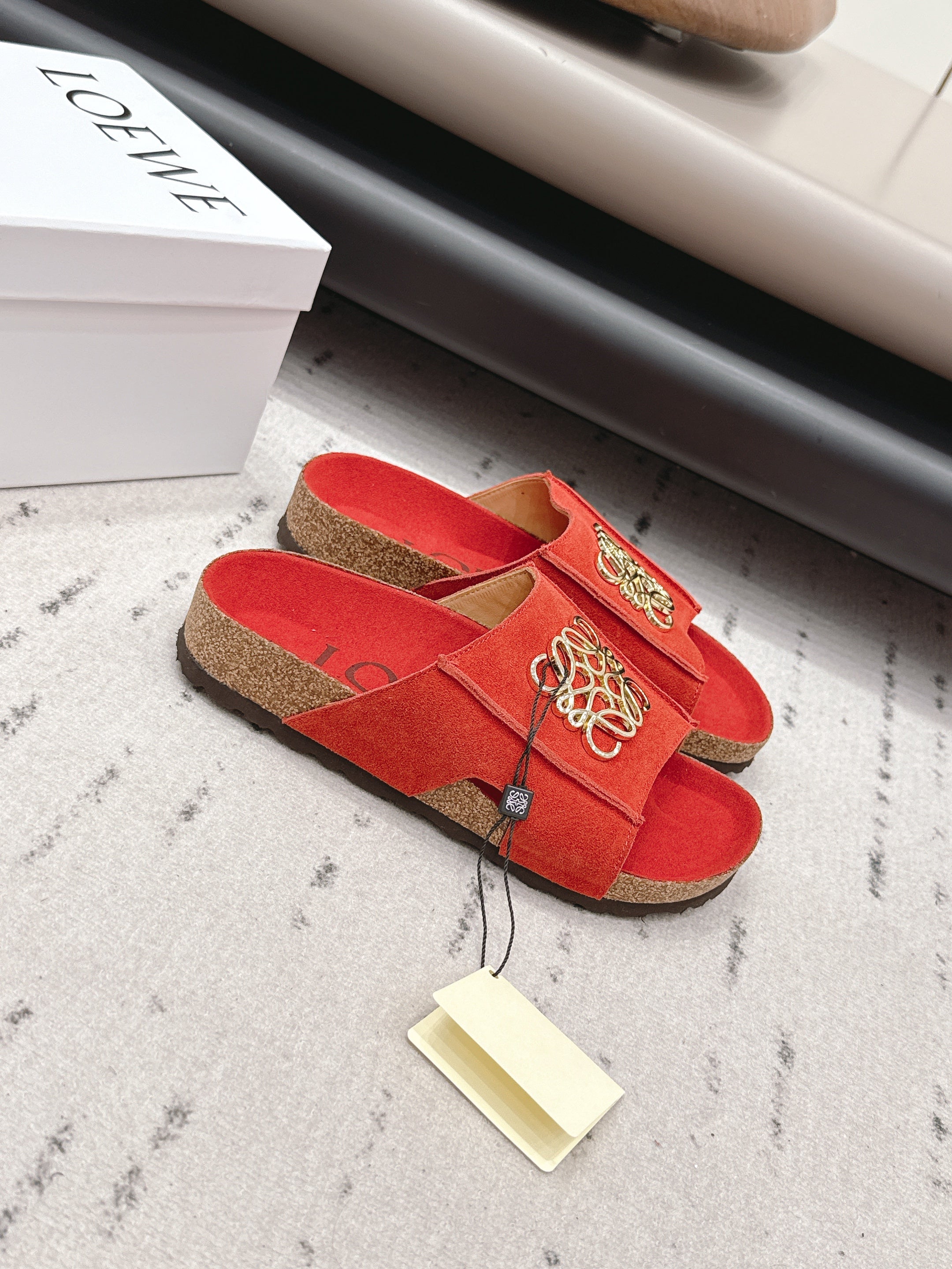 LOEWE 26S FLAT SANDALS IN RED LOGO GOLD HARDWARE