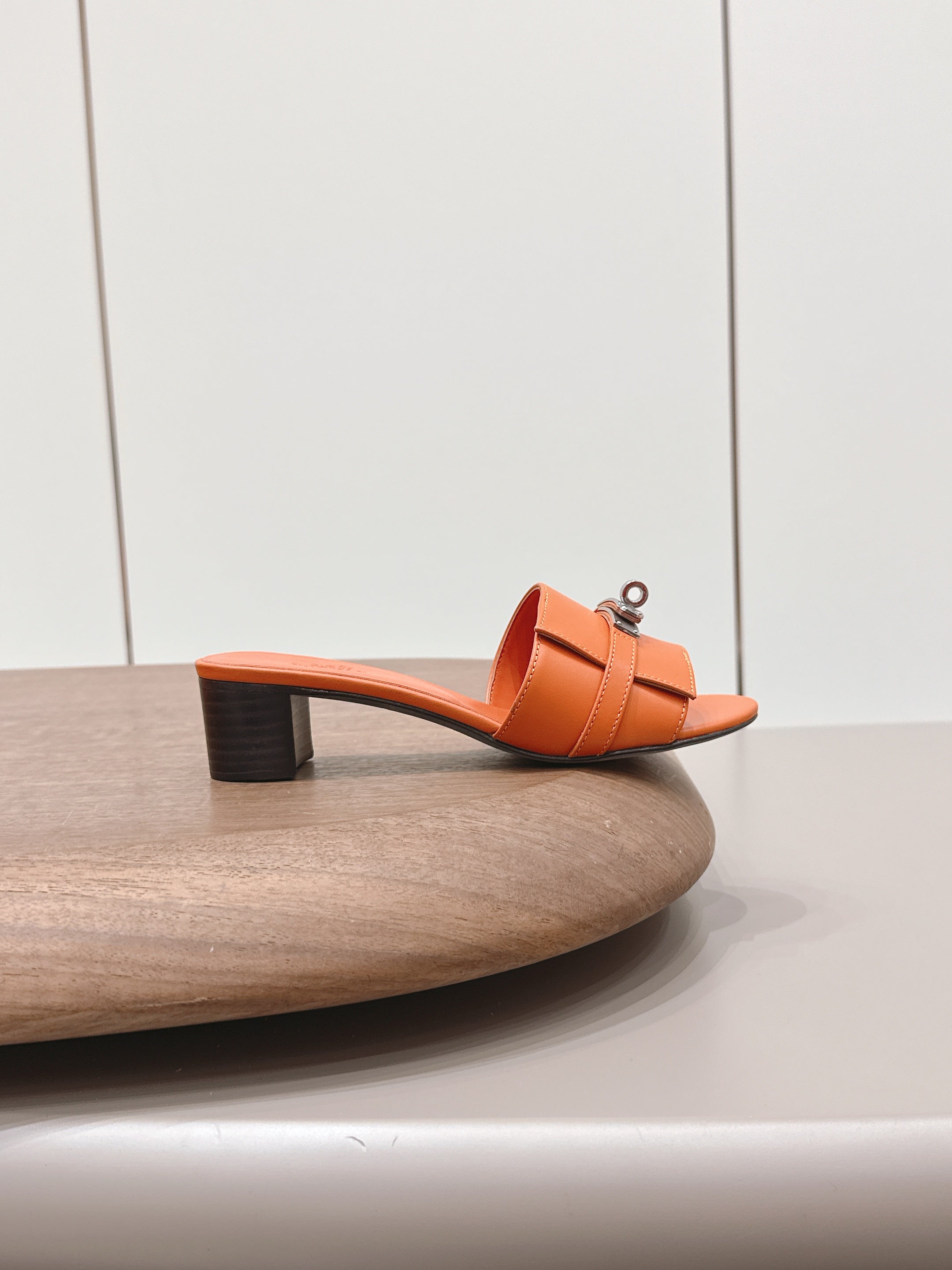 HM 26S KELLY HEEL SANDAL 50MM IN ORANGE CALFSKIN SILVER HARDWARE