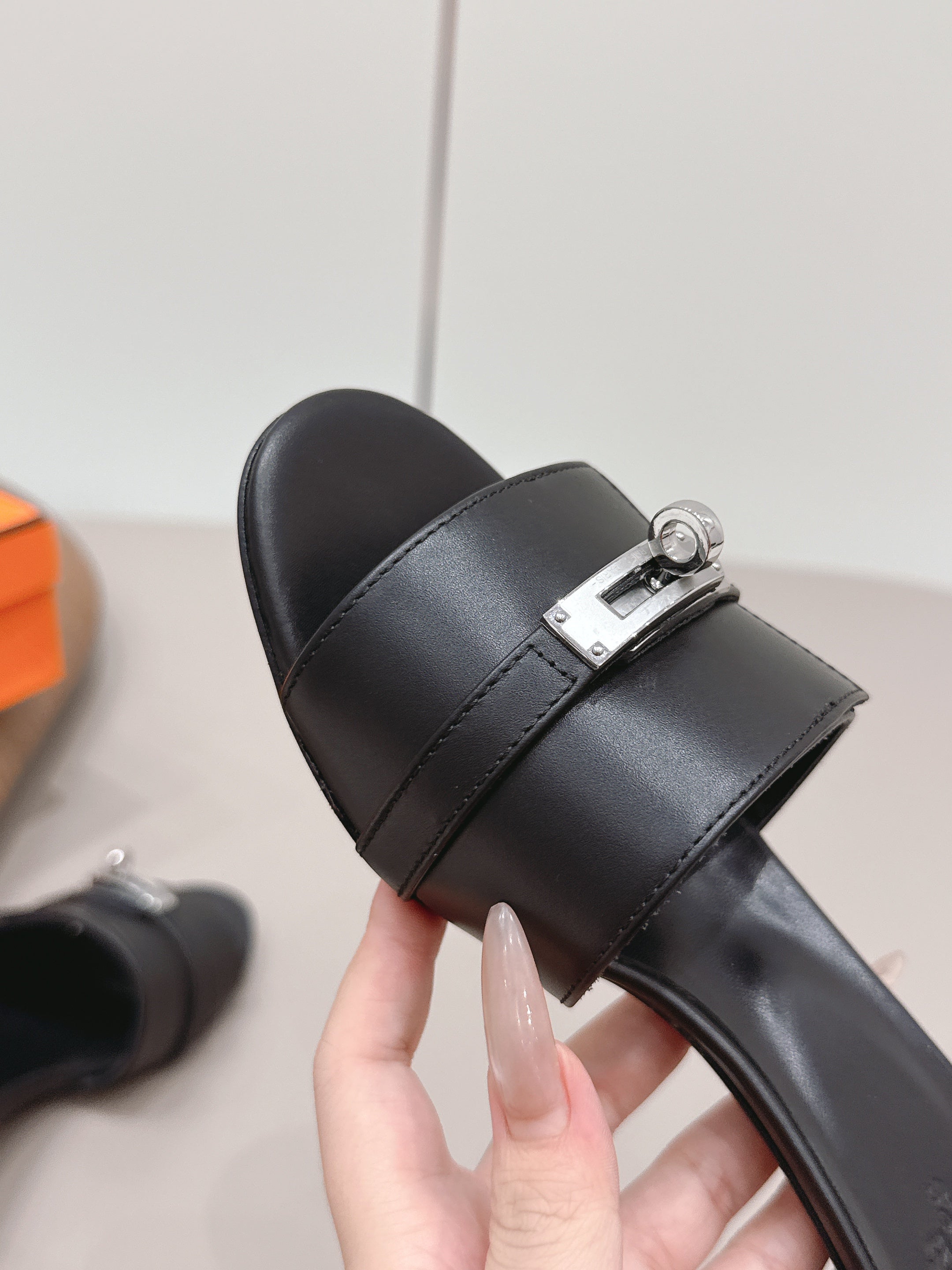 HM 26S KELLY HEEL SANDAL 50MM IN BLACK CALFSKIN SILVER HARDWARE