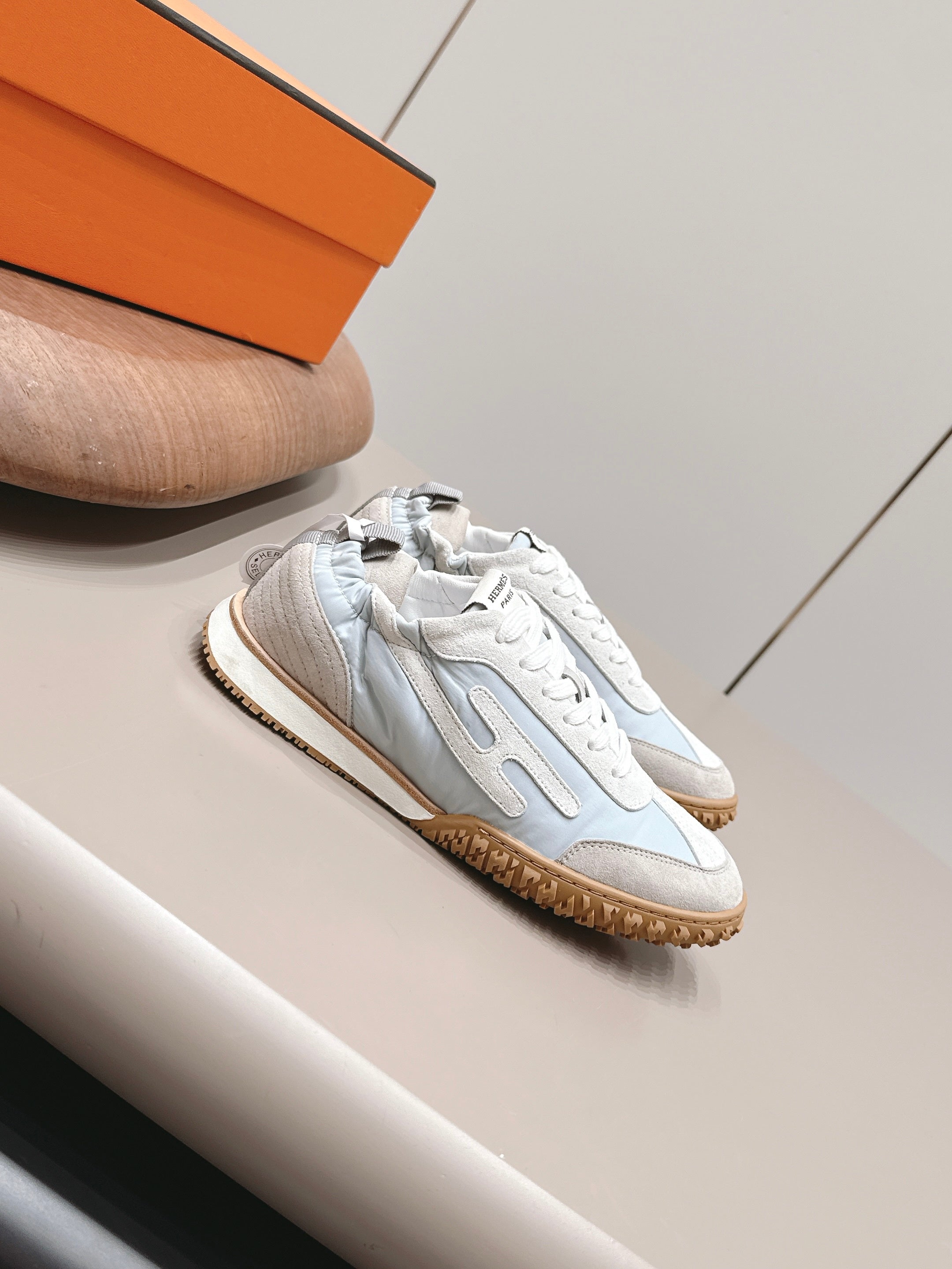 HM 26S BOUNCING SNEAKERS IN ICE BLUE NYLON AND LIGHT GREY SUEDE