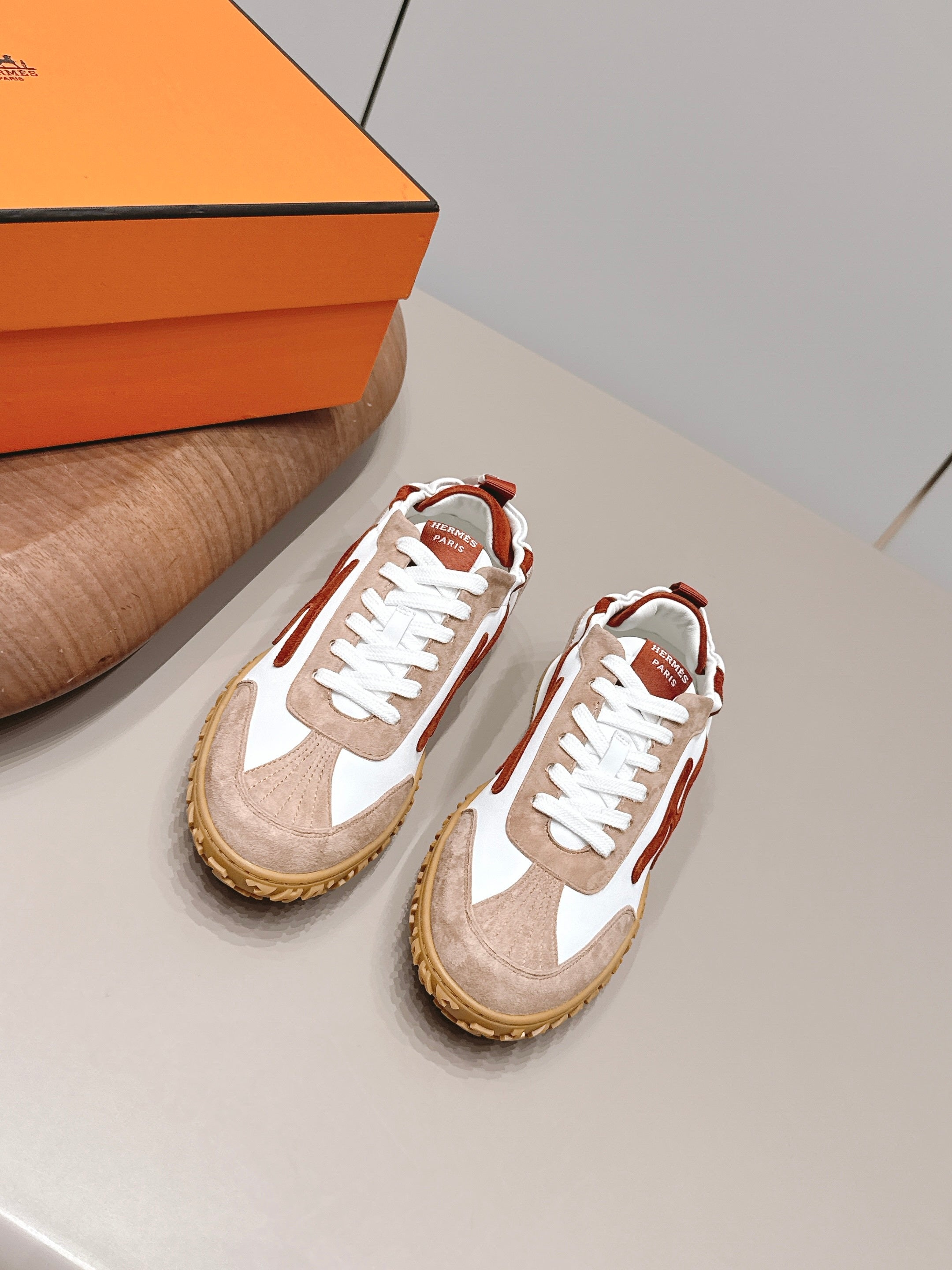 HM 26S BOUNCING SNEAKERS IN WHITE CALFSKIN AND BROWN SUEDE