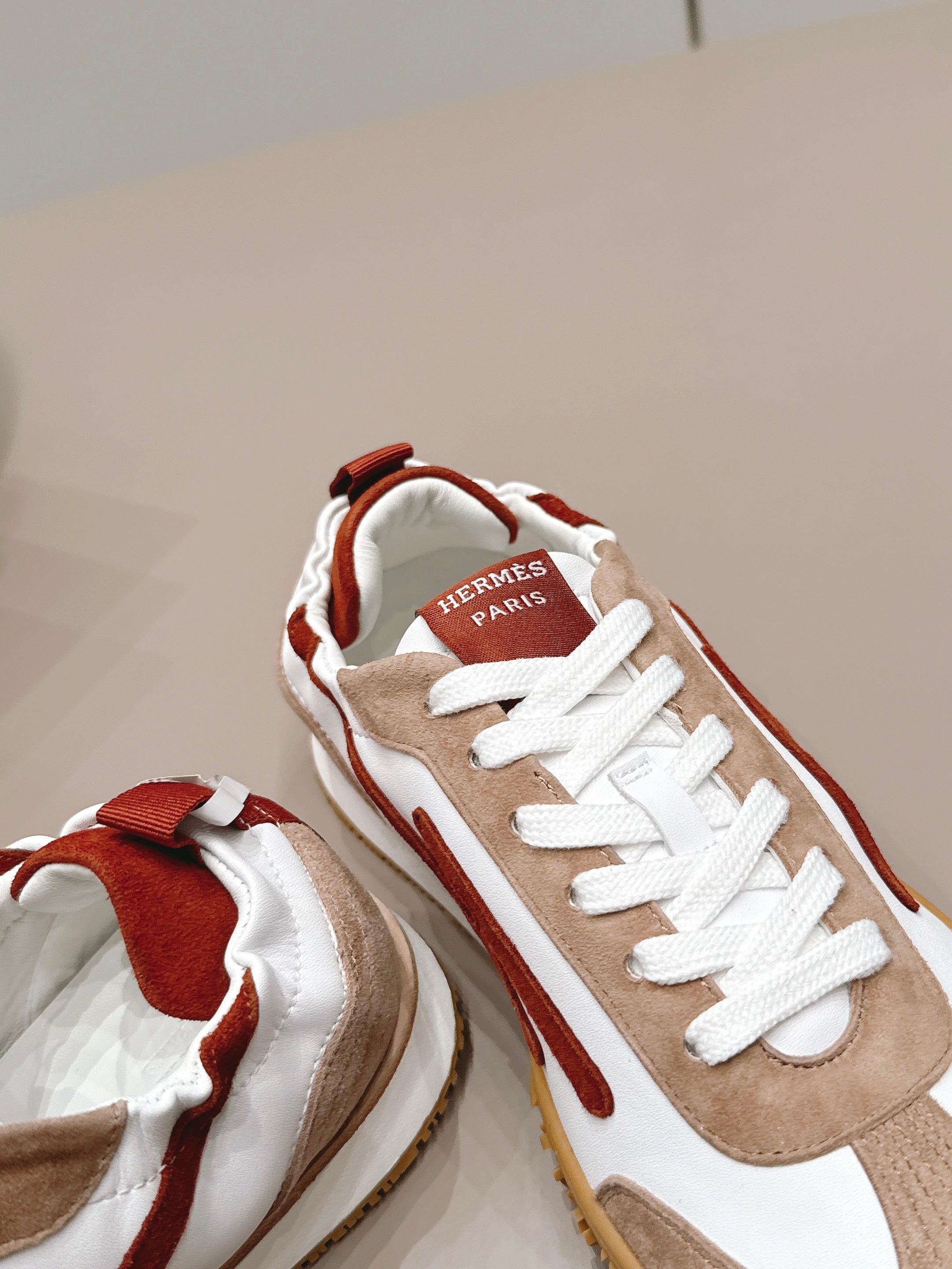 HM 26S BOUNCING SNEAKERS IN WHITE CALFSKIN AND BROWN SUEDE