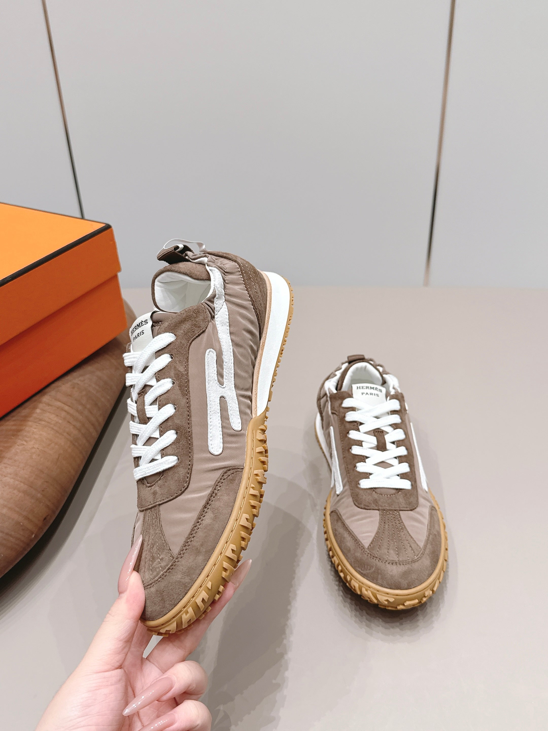 HM 26S BOUNCING SNEAKERS IN BROWN NYLON AND SUEDE