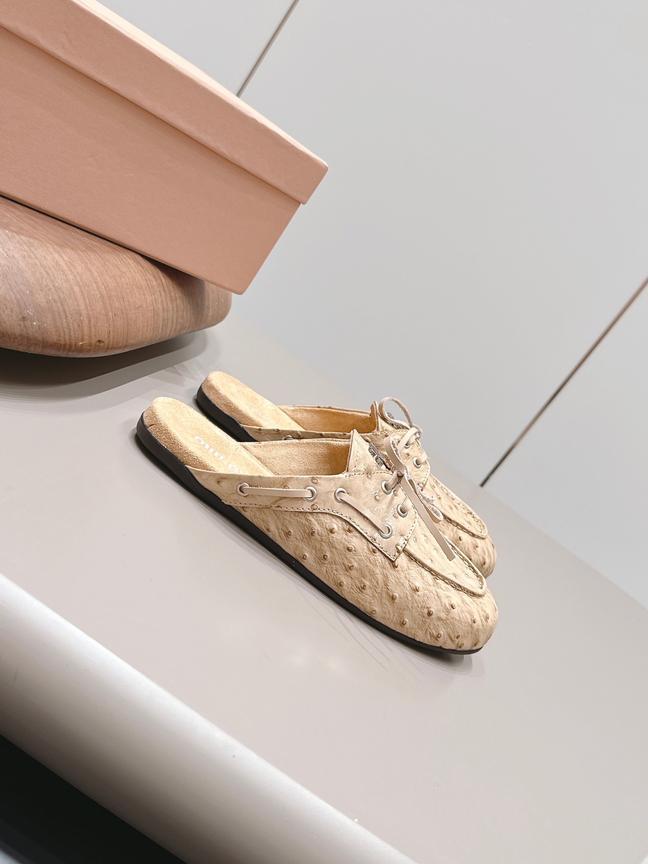 MIUMIU 26S LOAFER MULES IN BEIGE CALFSKIN