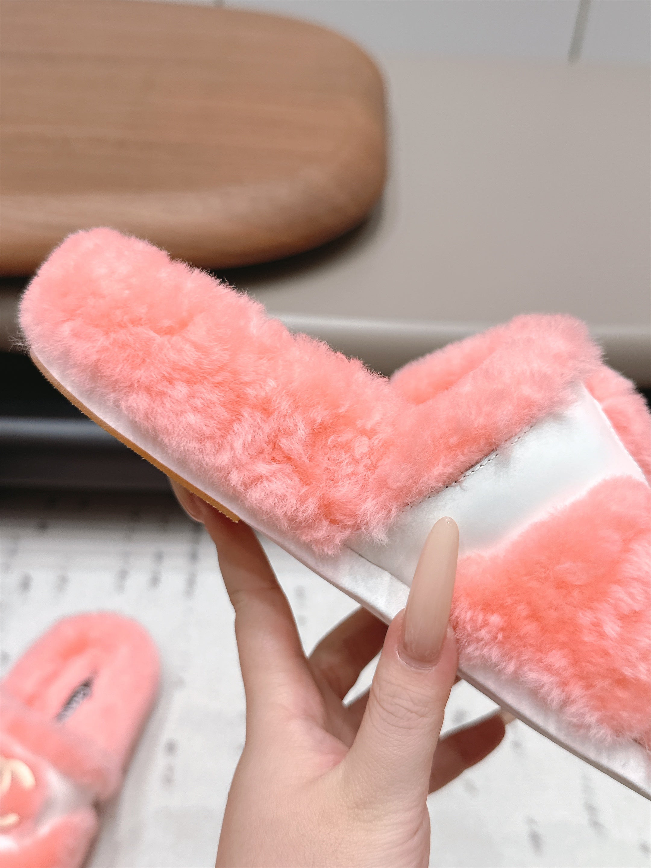 CHANEL 26S SLIDE SANDALS IN LIGHT PINK SHEARLING AND BLACK STRAP