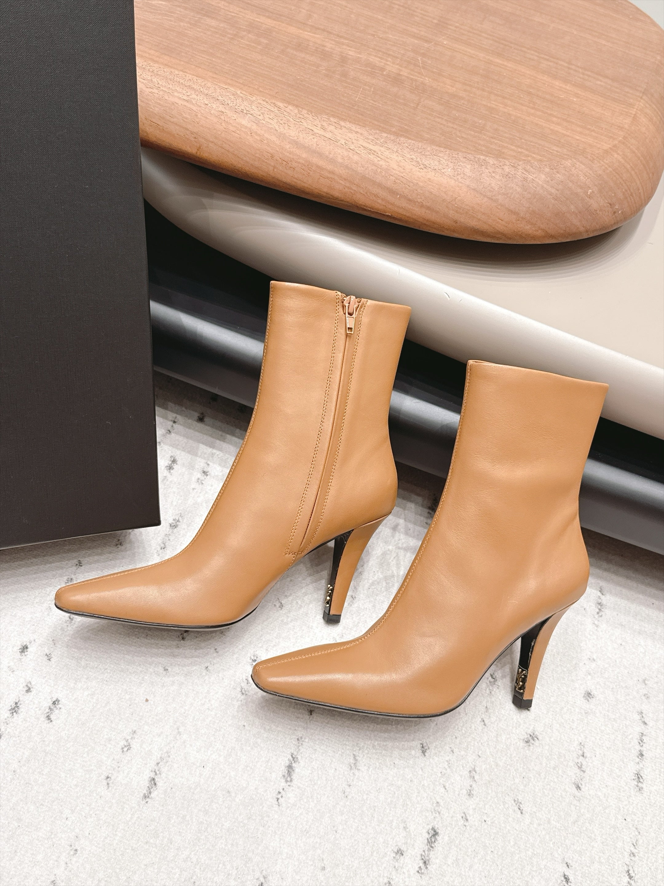 YSL 26S ANKLE BOOTS 80 MM IN BROWN CALFSKIN