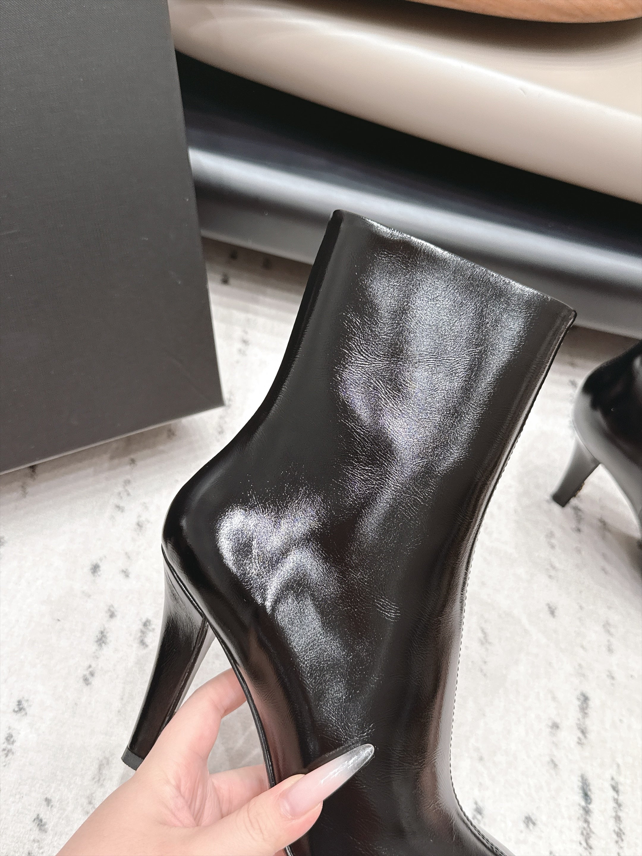 YSL 26S ANKLE BOOTS 80 MM IN BLACK GLOSSY CALFSKIN