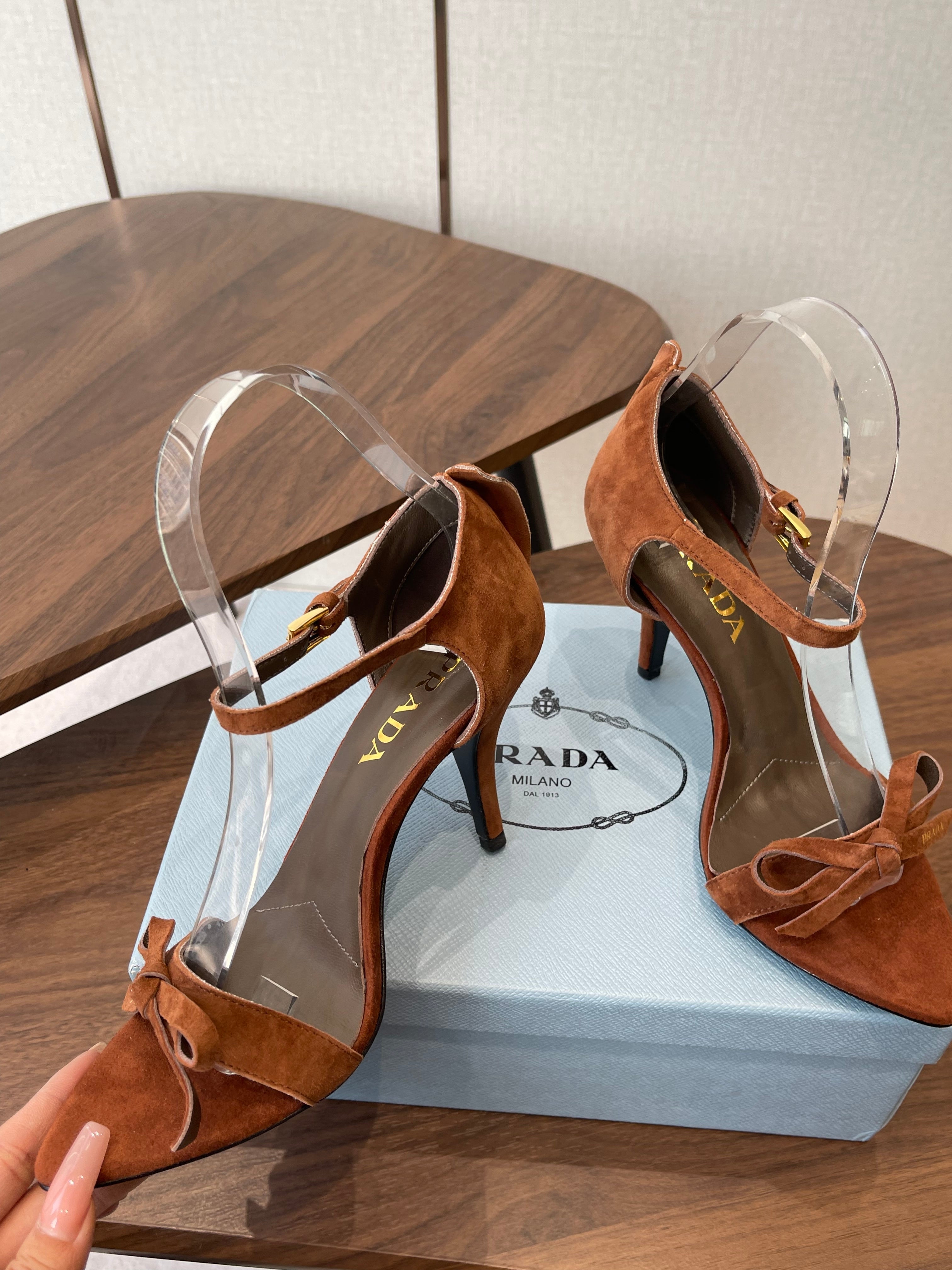PRADA 26S HIGH HEEL SANDALS 85MM IN CARAMEL BROWN SUEDE WITH BOW