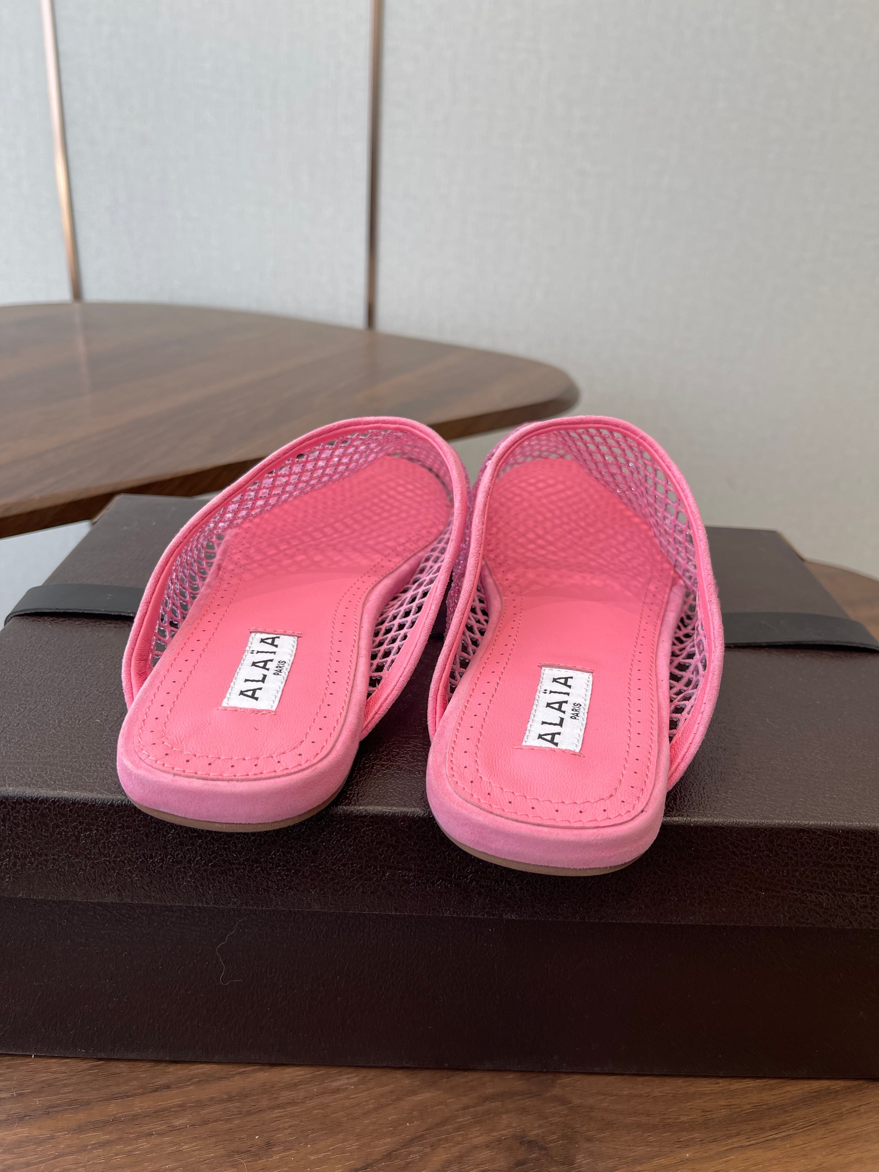 ALAIA 26S FLAT MULES IN PINK SUEDE AND MESH RHINESTONE-EMBELLISHED