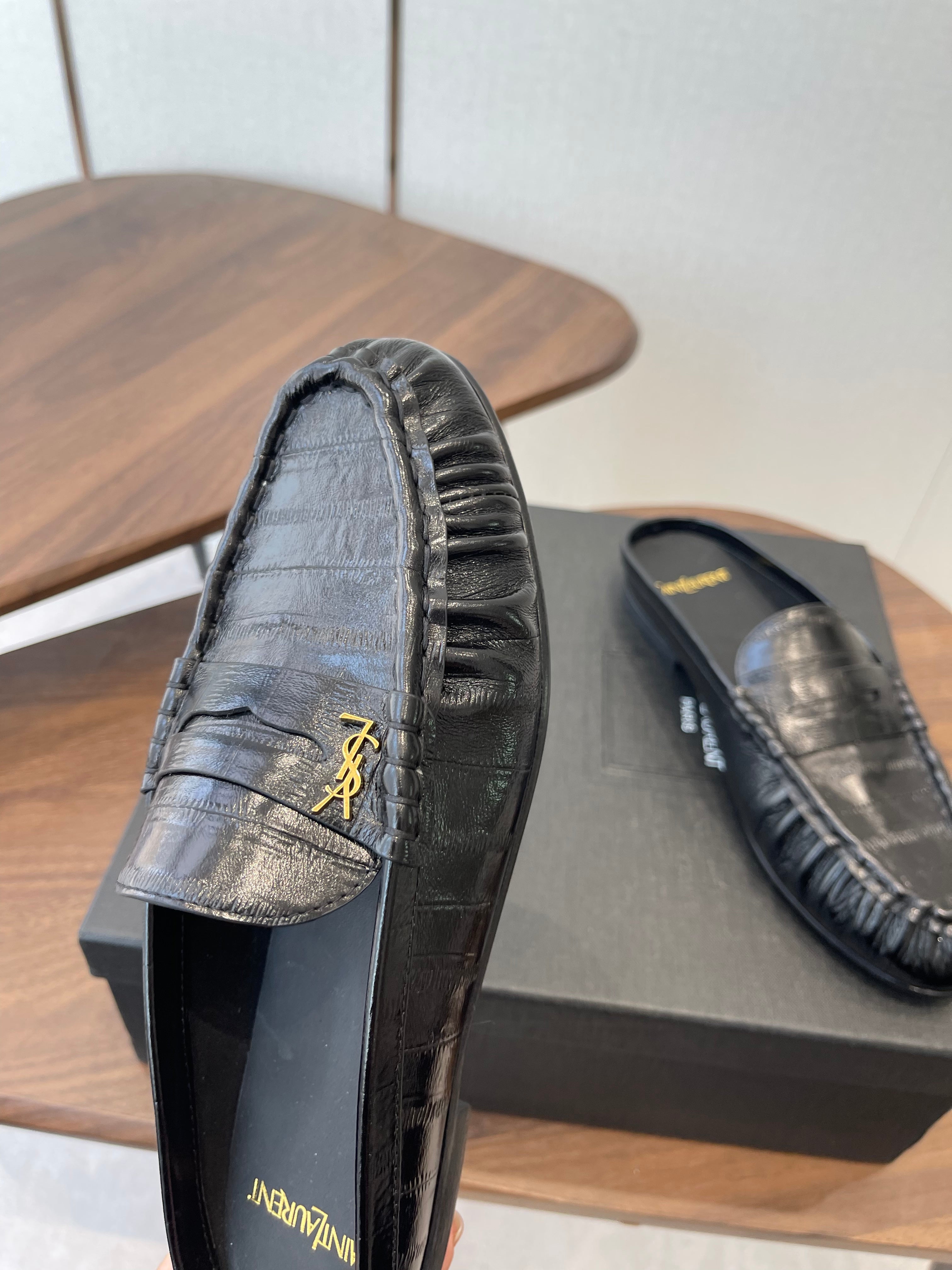 YSL 26S LOAFER MULES IN BLACK CALFSKIN