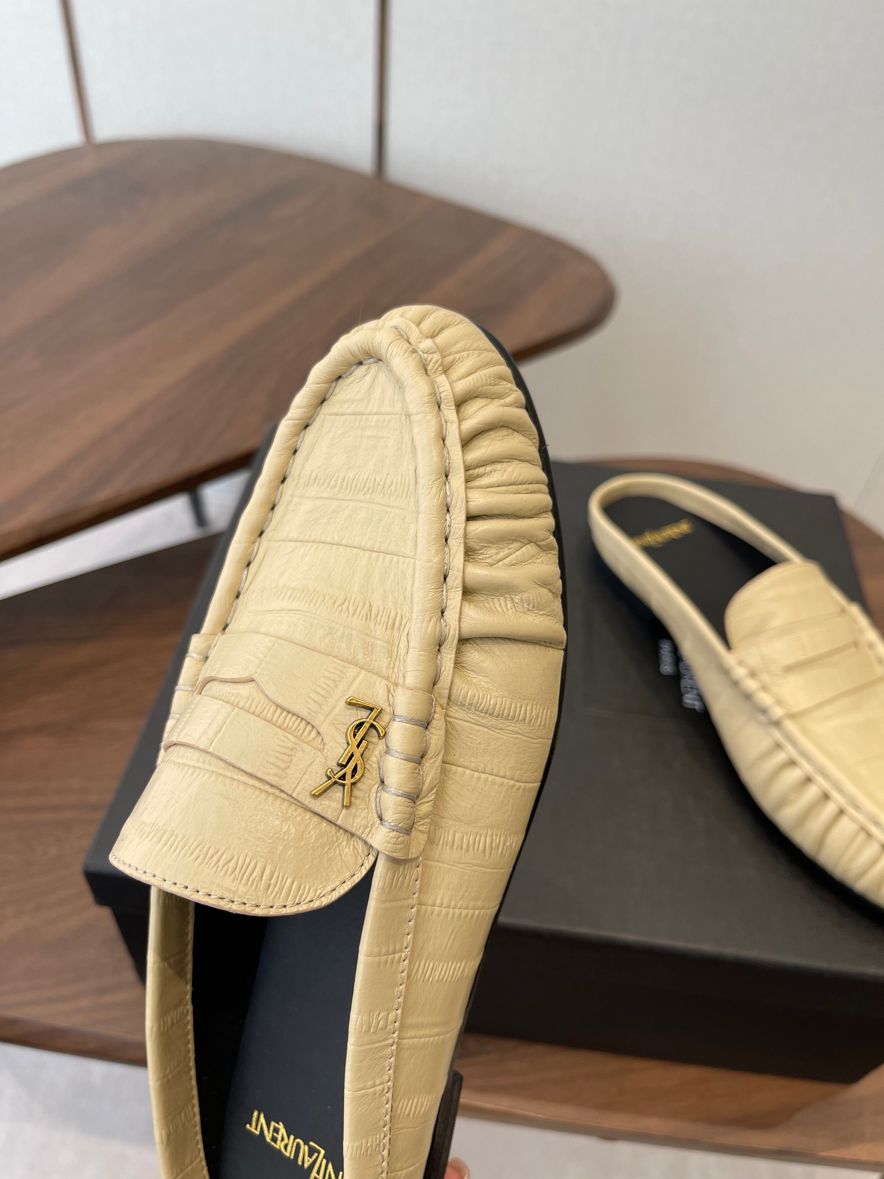 YSL 26S LOAFER MULES IN BEIGE CALFSKIN