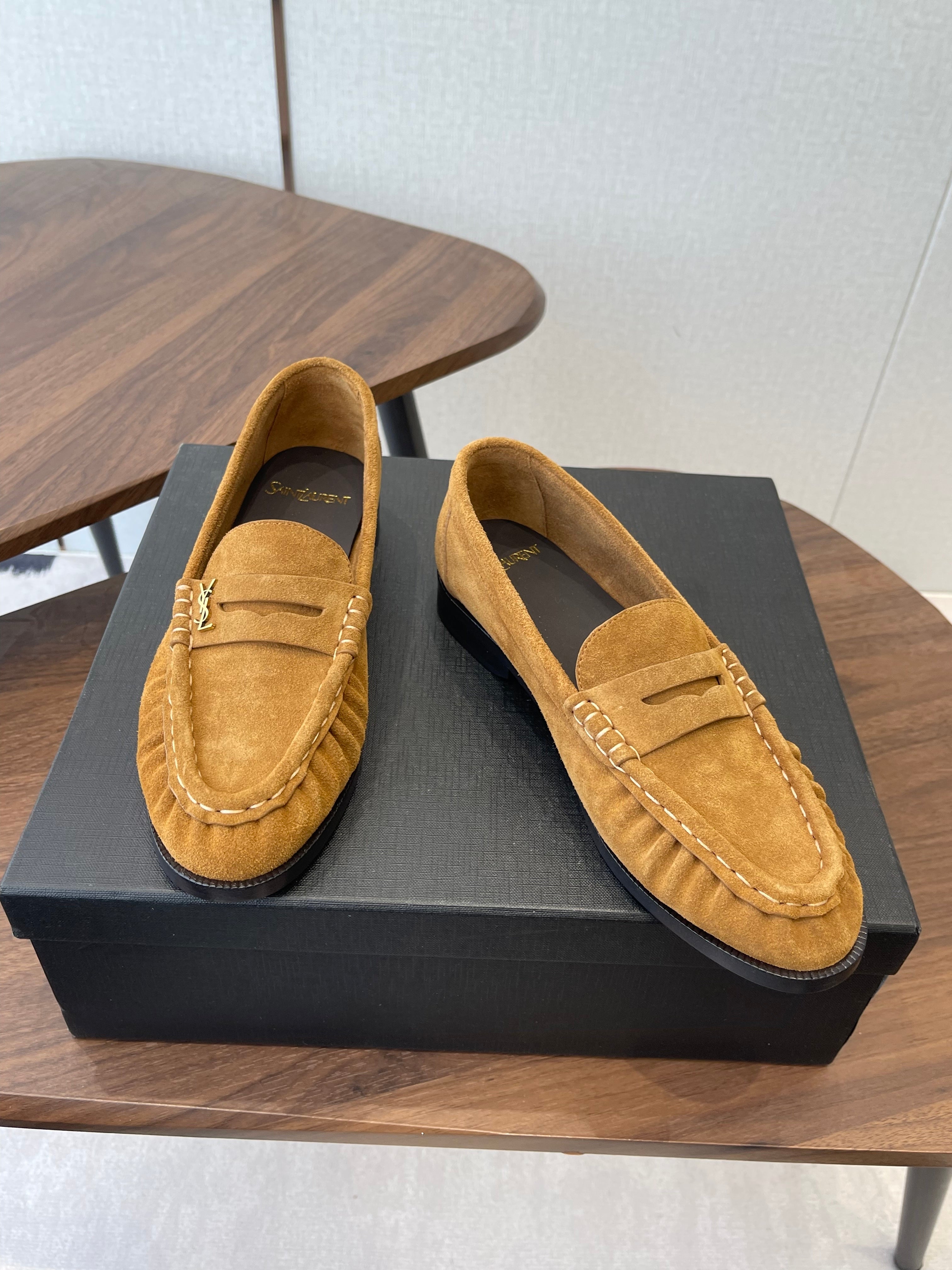 YSL 26S LOAFER IN CAMEL BROWN SUEDE