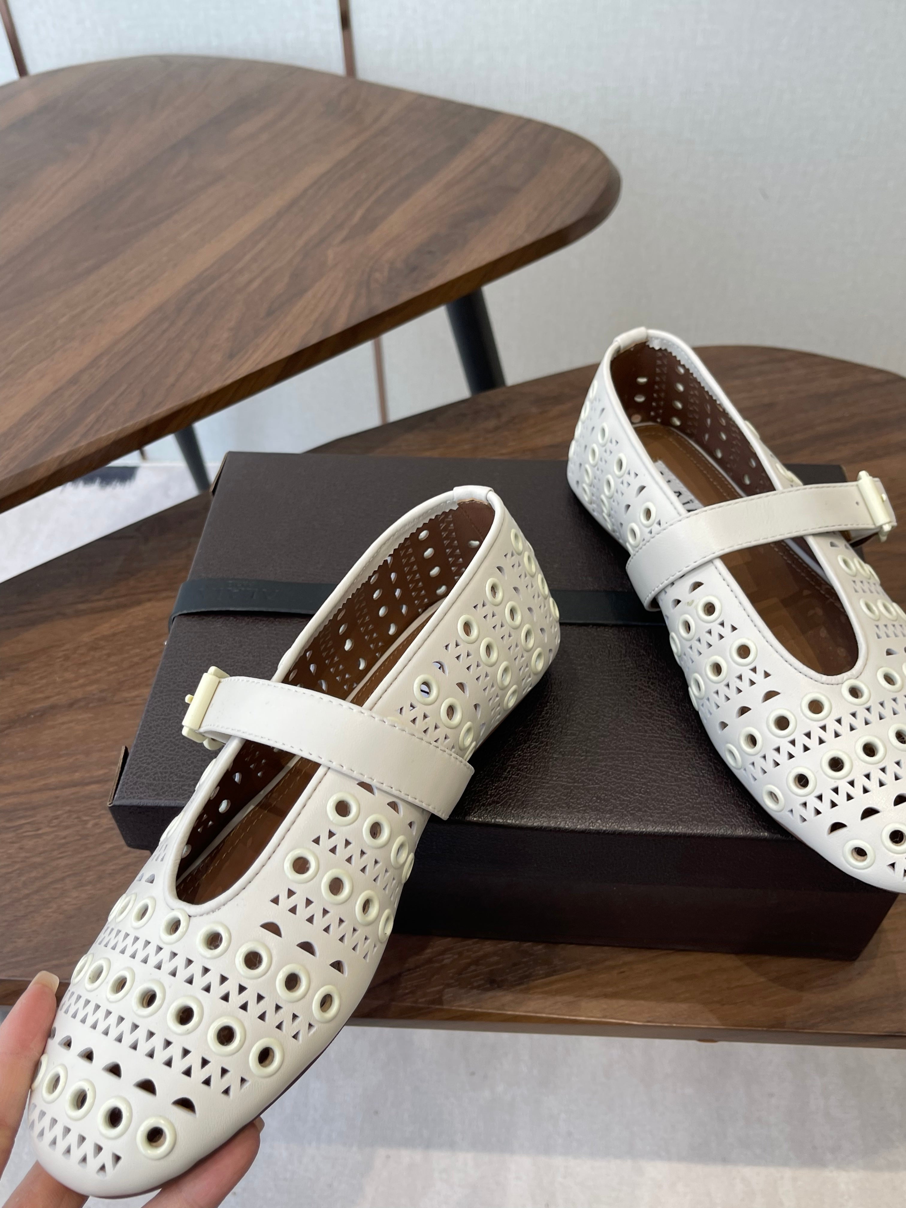 ALAIA 26S MARY JANE FLATS IN WHITE LAMBSKIN