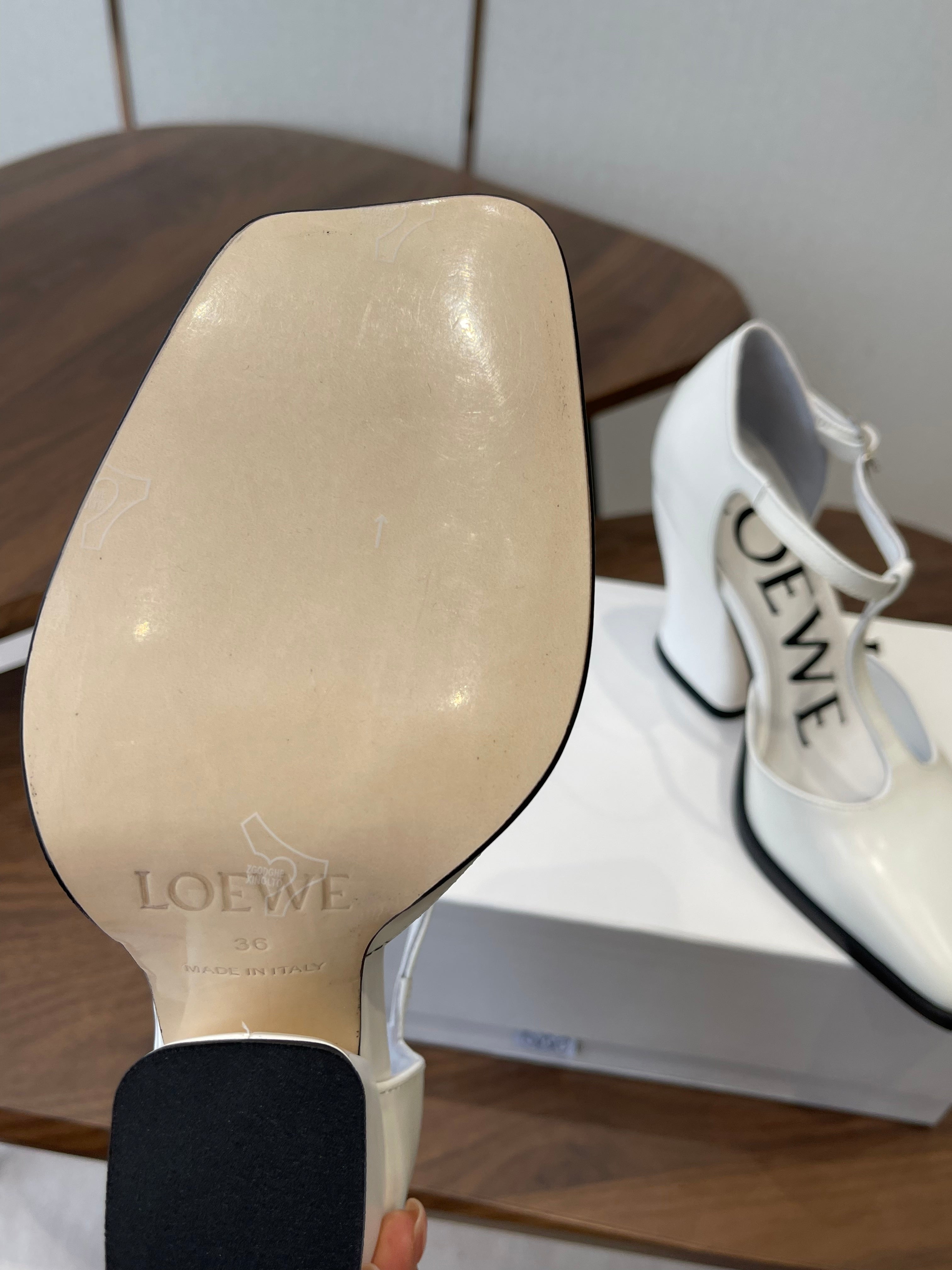 LOEWE 26S ONDA 90MM T-STRAP HIGH-HEEL SHOES IN WHITE GLOSSY CALFSKIN