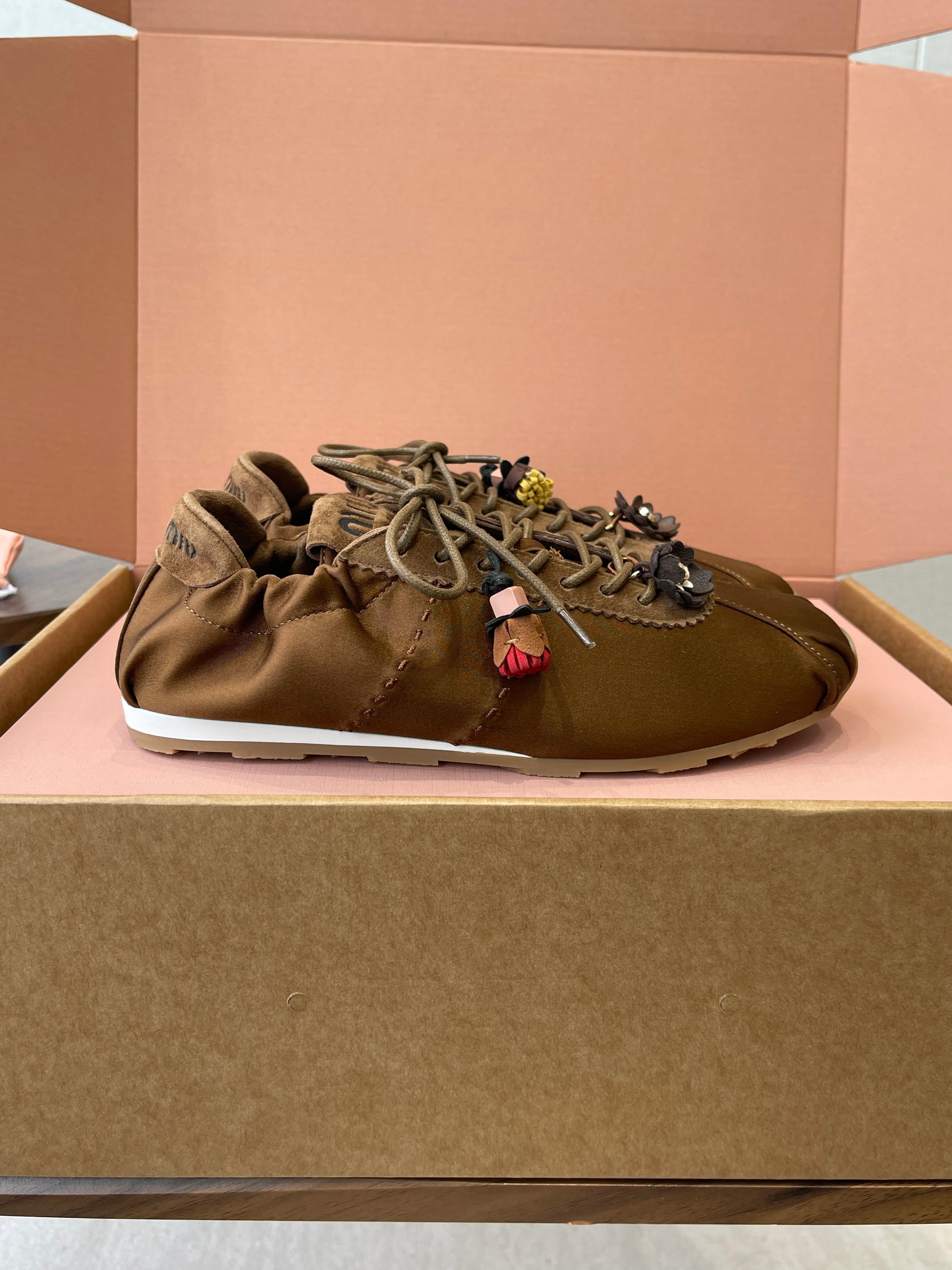 MIUMIU 26S SNEAKERS IN DARK BROWN PLUME SATIN