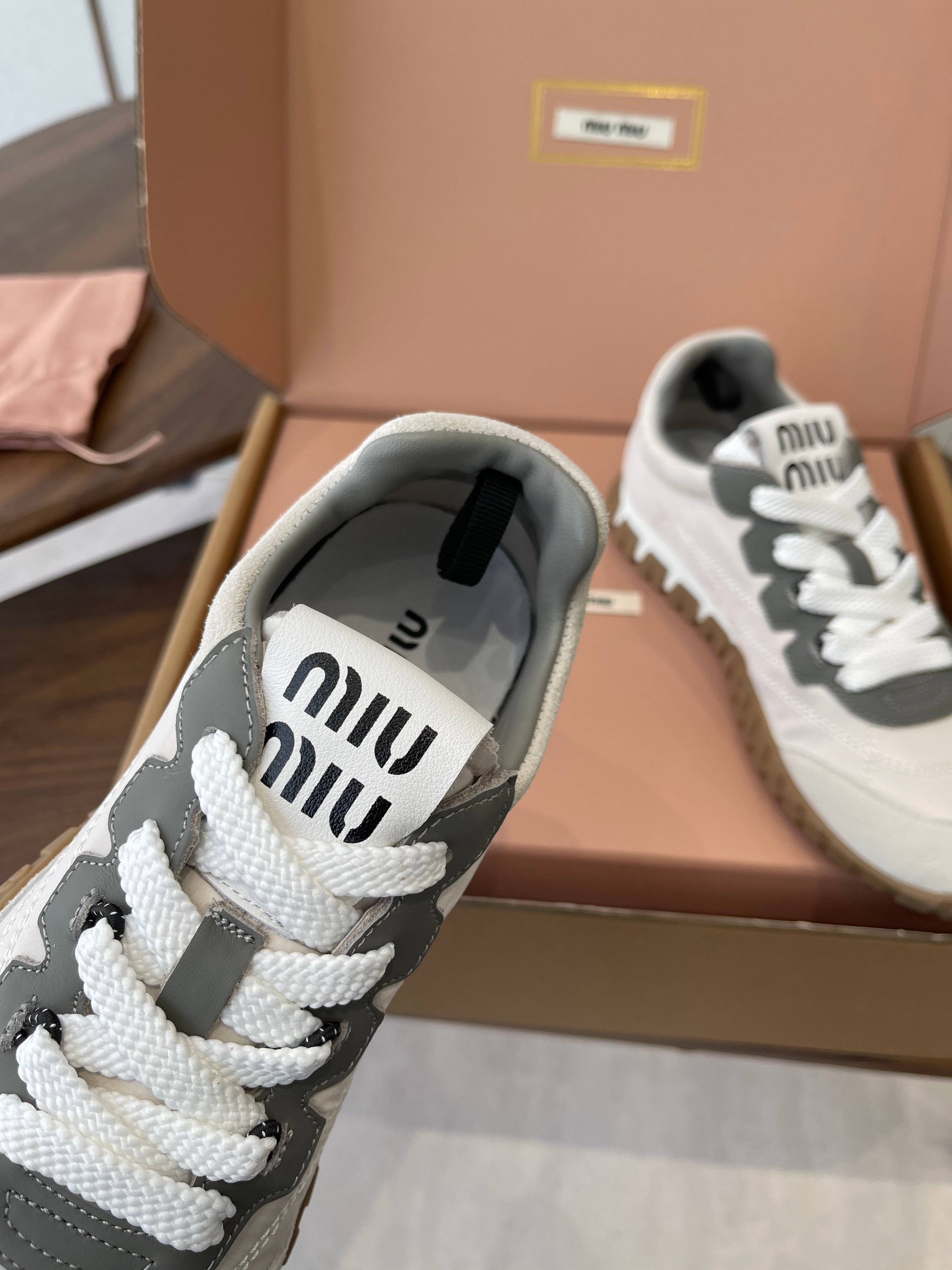 MIUMIU 26S SNEAKERS IN WHITE AND GRAY FABRIC AND SUEDE
