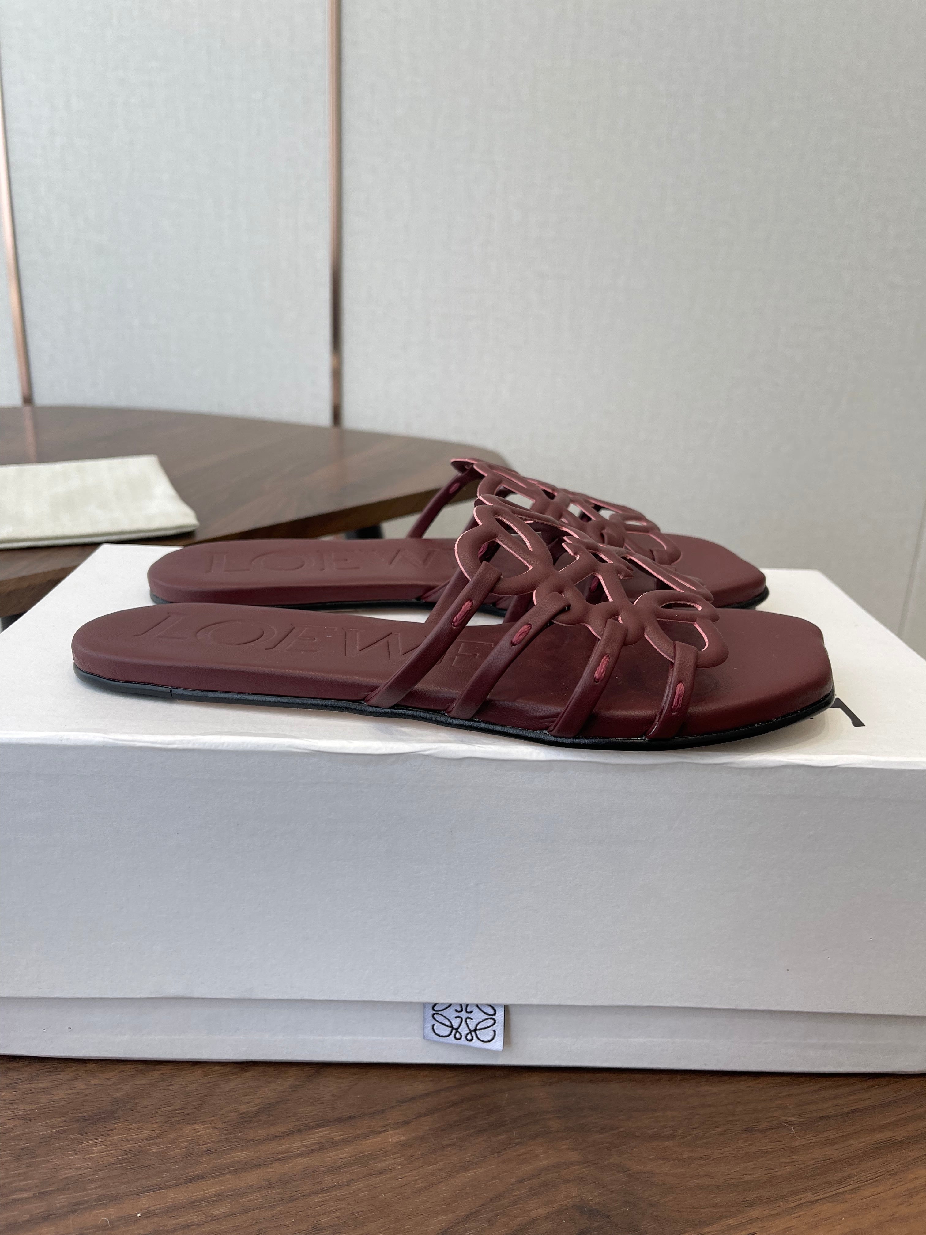 LOEWE 26S PETAL ANAGRAM SLIDE IN WINE RED CALFSKIN