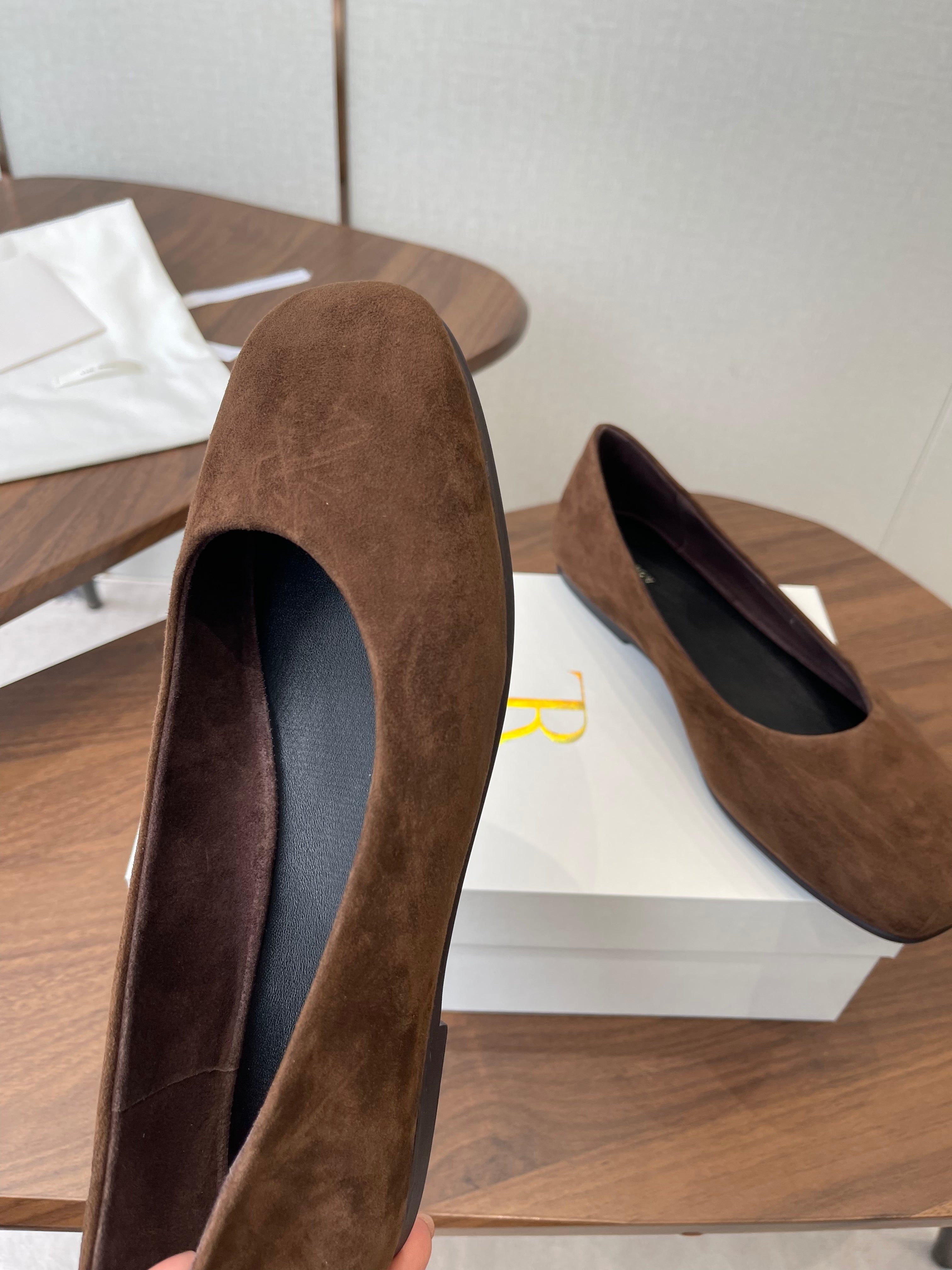 THE ROW 26S FLATS IN DARK BROWN SUEDE