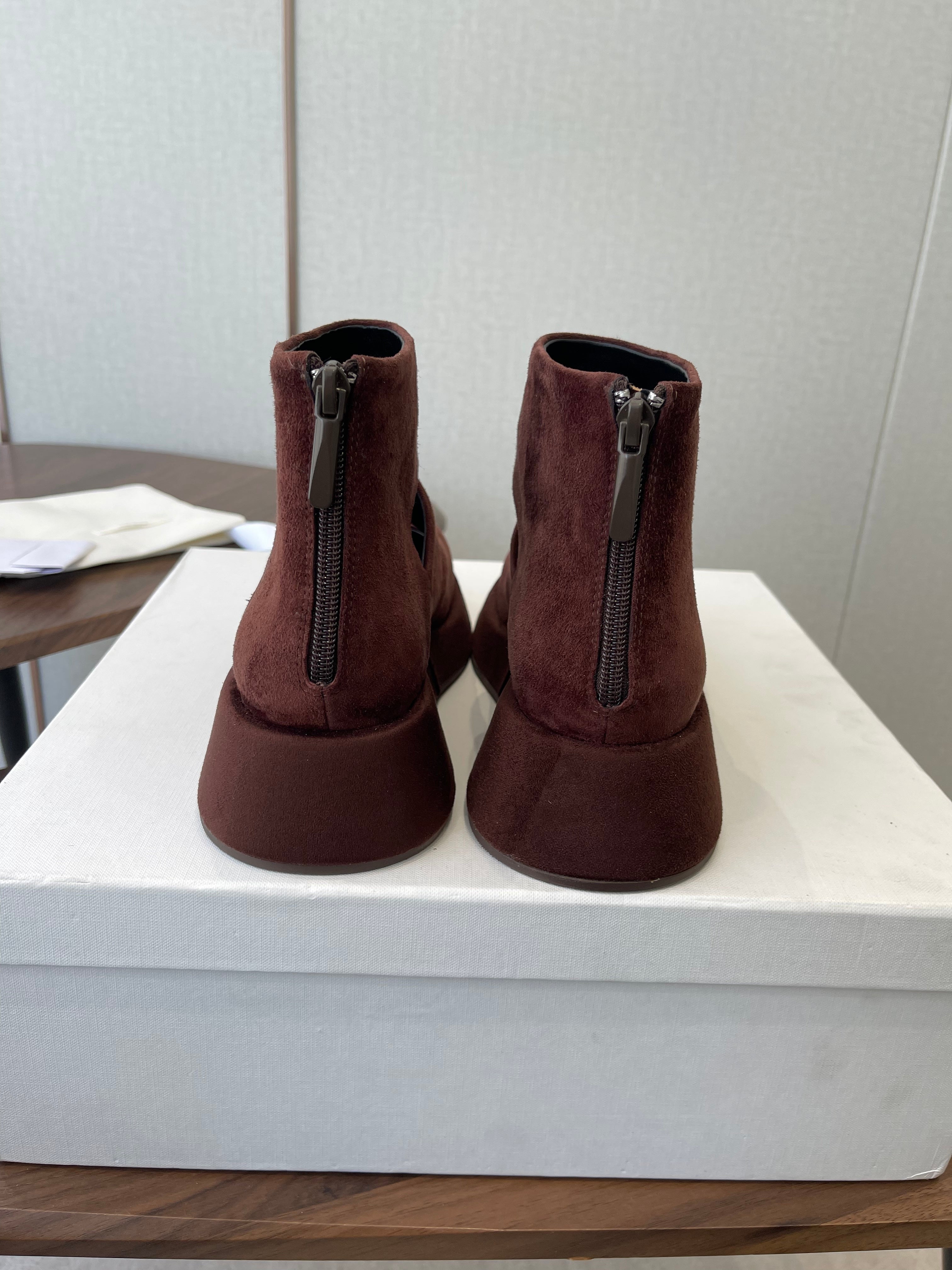 THE ROW 26S PLATFORM MARY JANE IN CHOCOLATE BROWN SUEDE