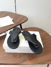 THE ROW 26S T STRAP THONG SANDALS IN BLACK CALFSKIN