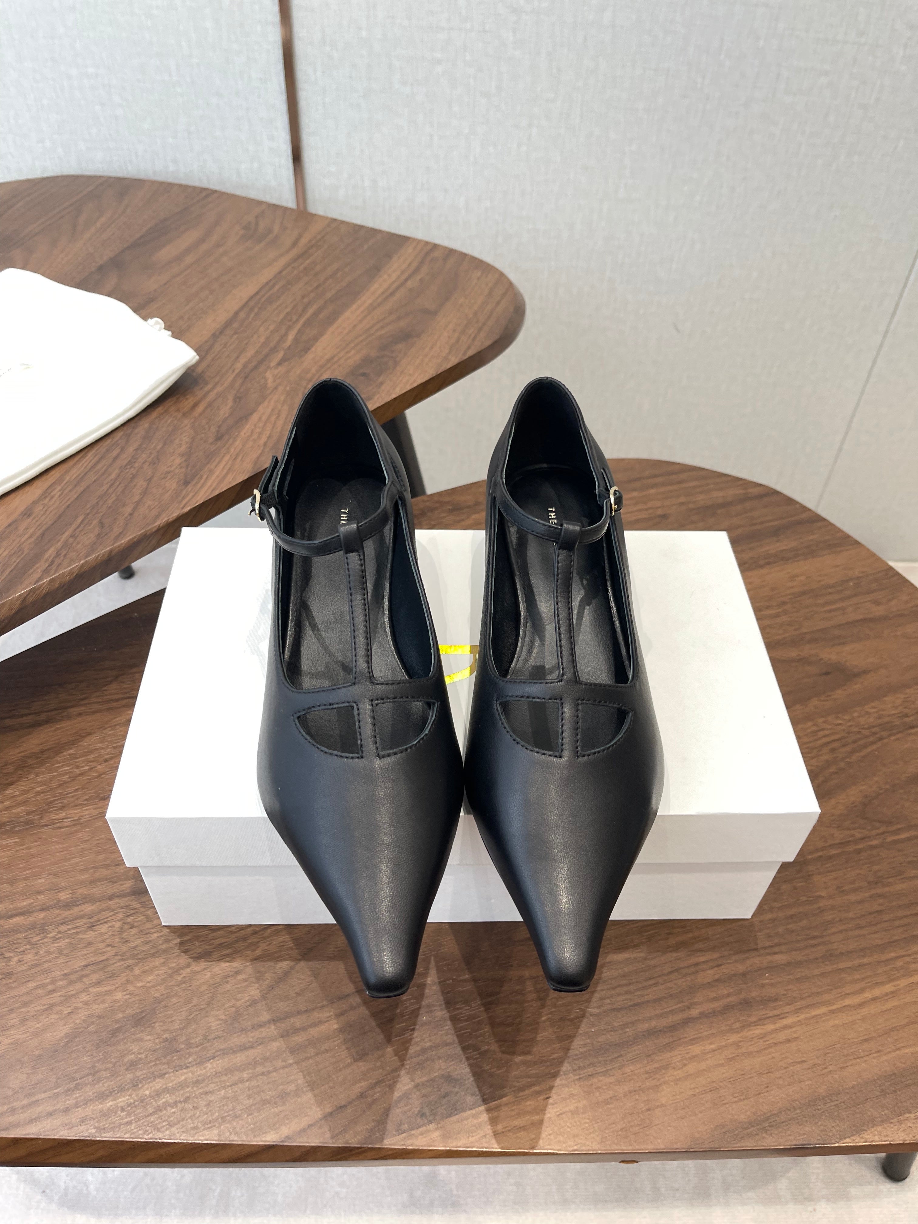 THE ROW 26S POINTED TOE T STRAP PUMPS 35MM IN BLACK CALFSKIN