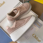 CHLOÉ 26S WEDGE SNEAKERS 70 MM IN PINK BEIGE SUEDE