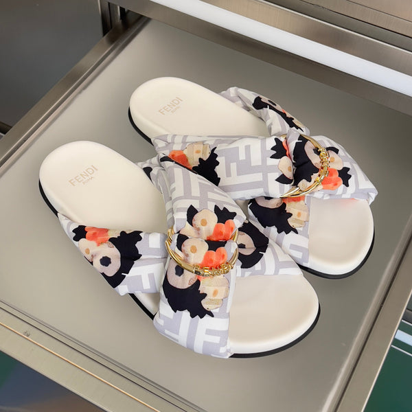 FENDI 26S PATTERNED CROSS-STRAP SLIDE SANDALS IN MULTICOLOR FABRIC