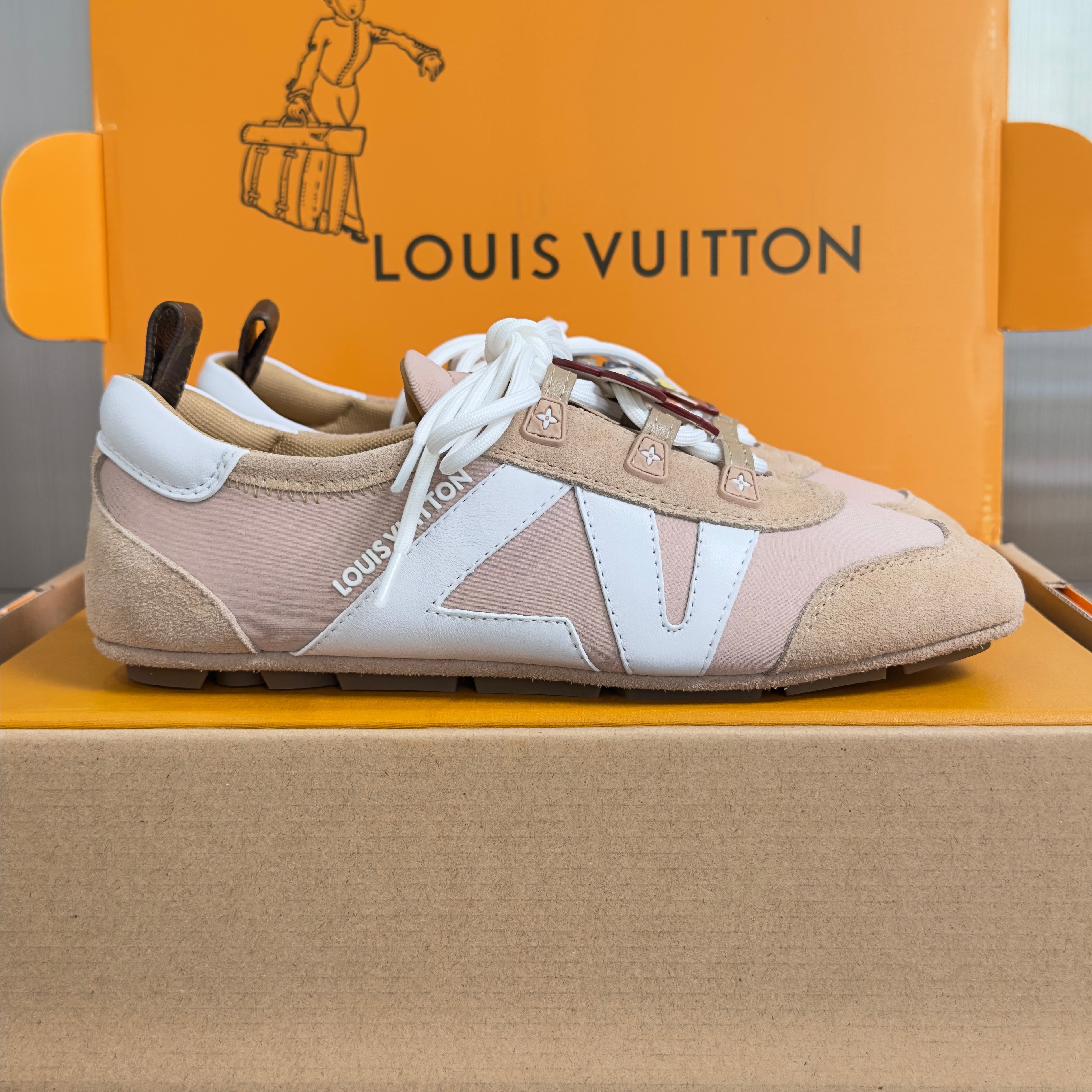 LV 26S SNEAKERINA SNEAKERS IN LIGHT PINK FABRIC AND SUEDE