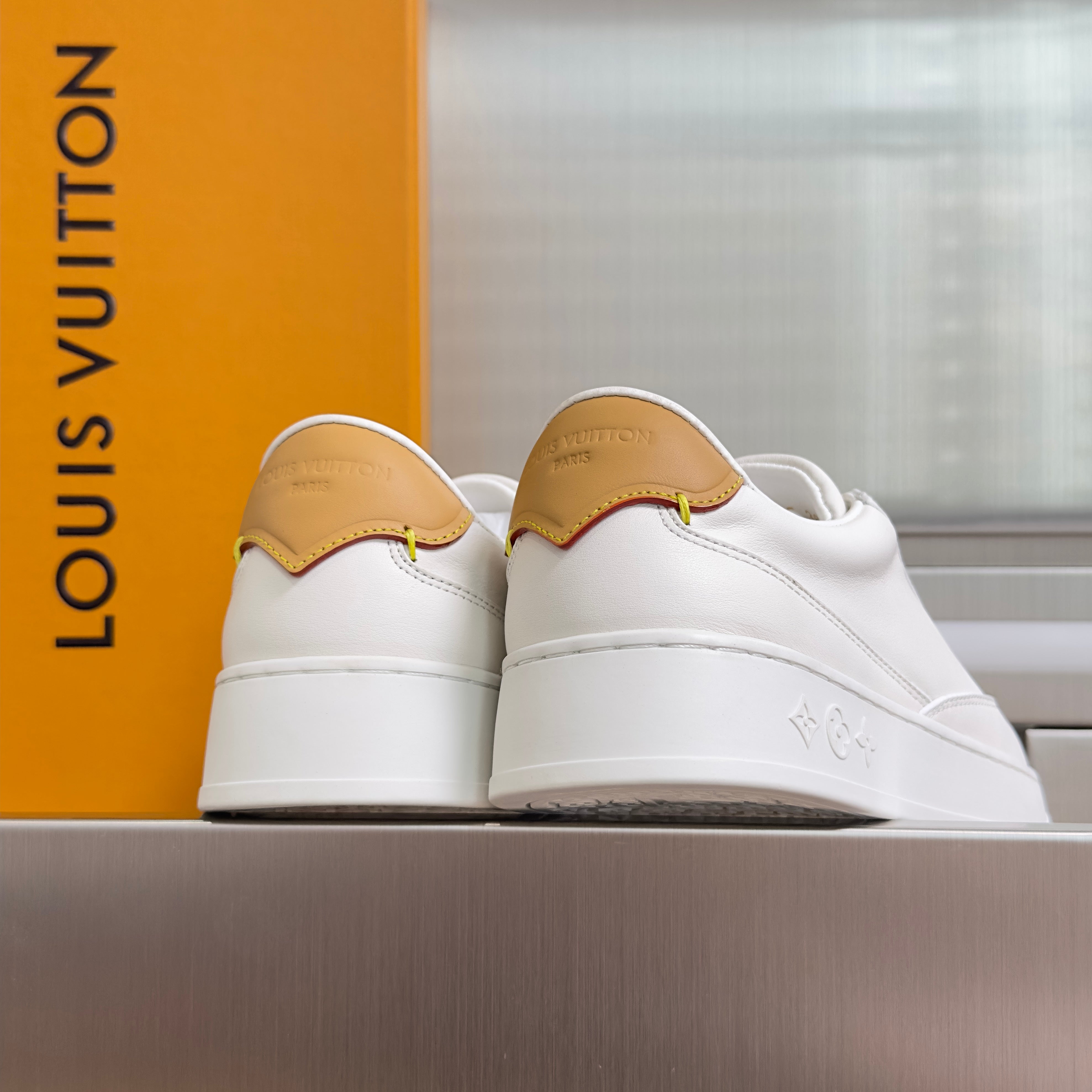LV 26S LOW TOP SNEAKERS IN WHITE CALFSKIN