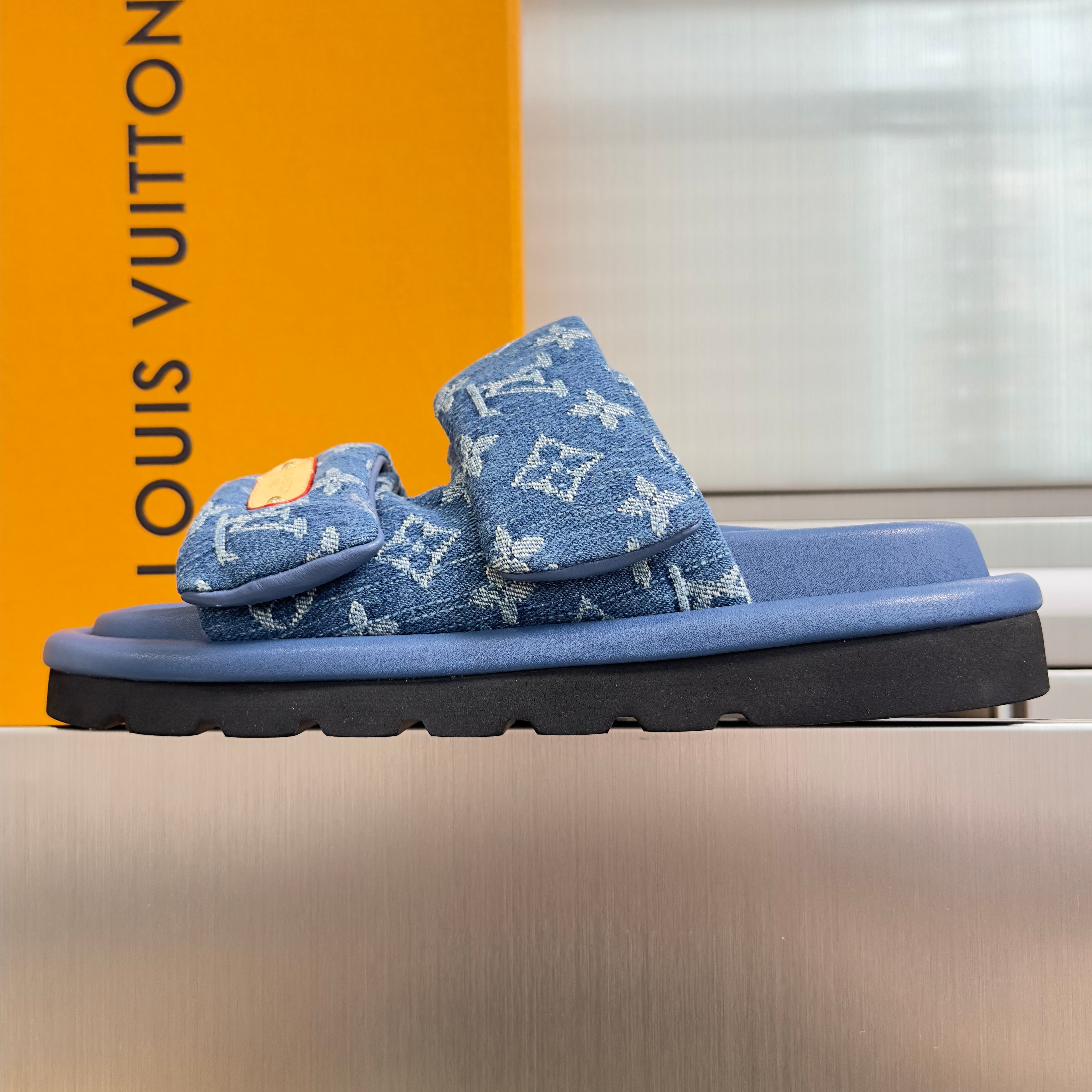 LV 26S PADDED SLIDES 40MM IN BLUE DENIM MONOGRAM