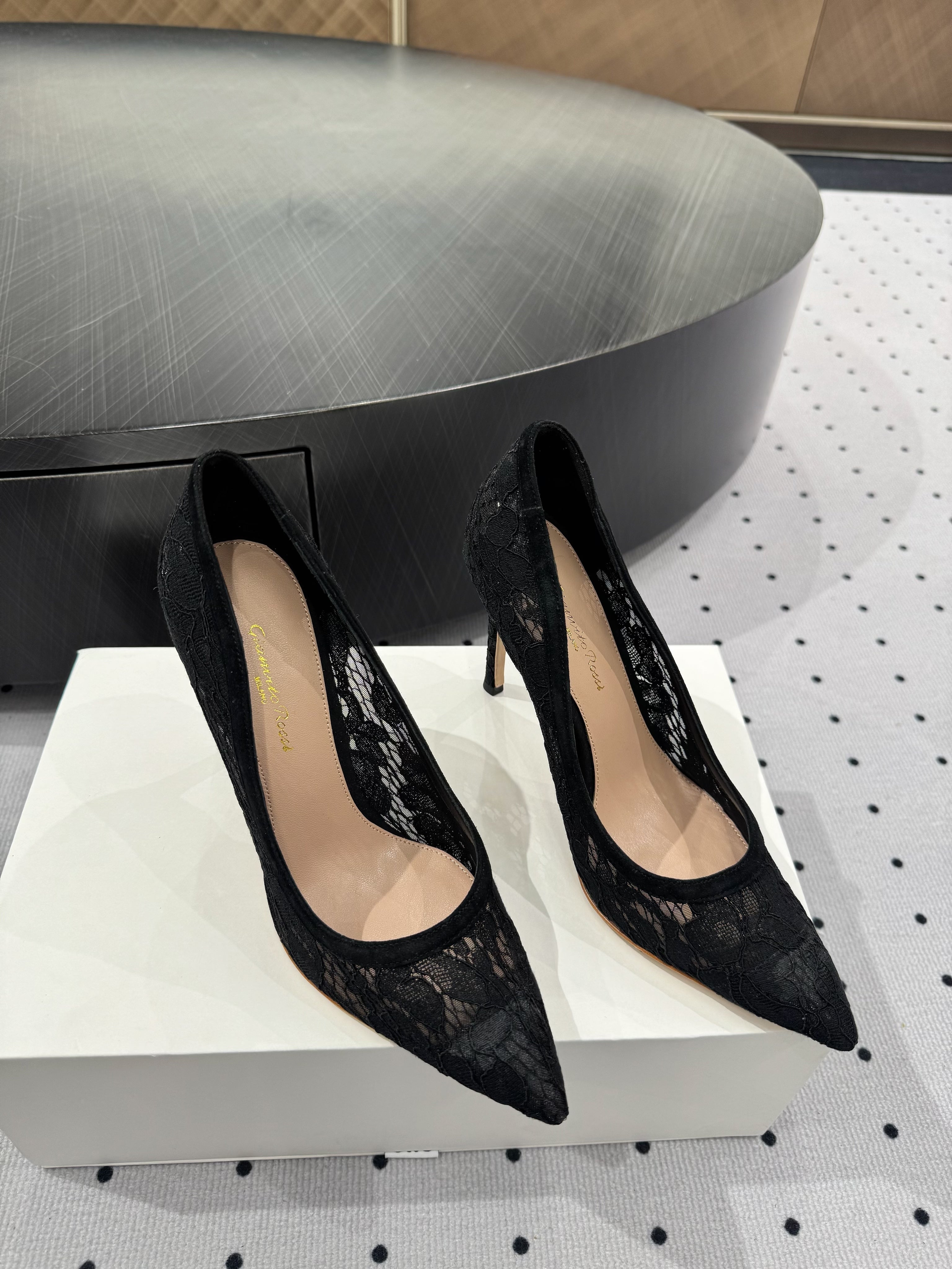 GIANVITO ROSSI 26S HIGH HEELS 105 MM IN BLACK LACE FABRIC
