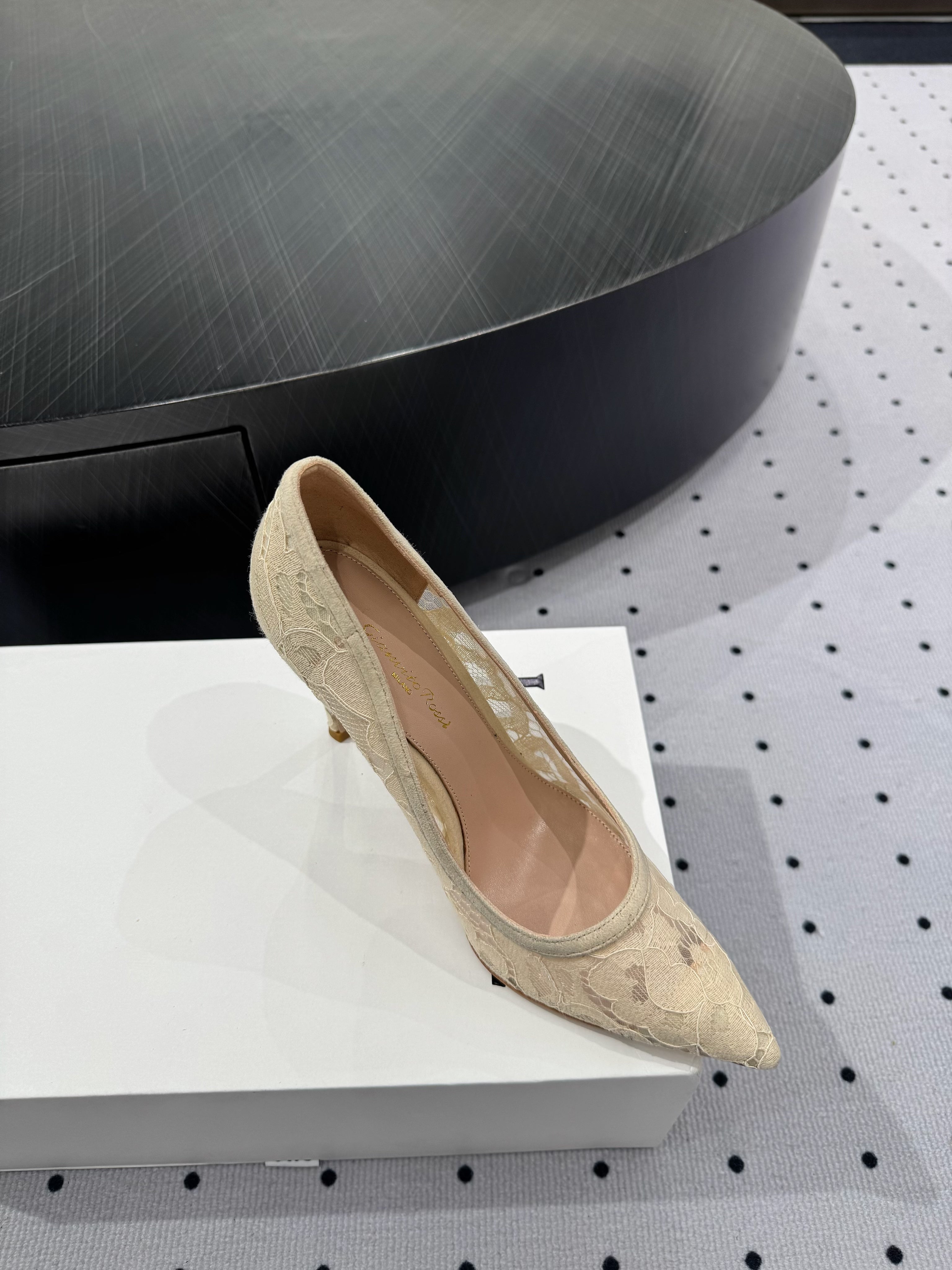 GIANVITO ROSSI 26S HIGH HEELS 105 MM IN BEIGE LACE FABRIC