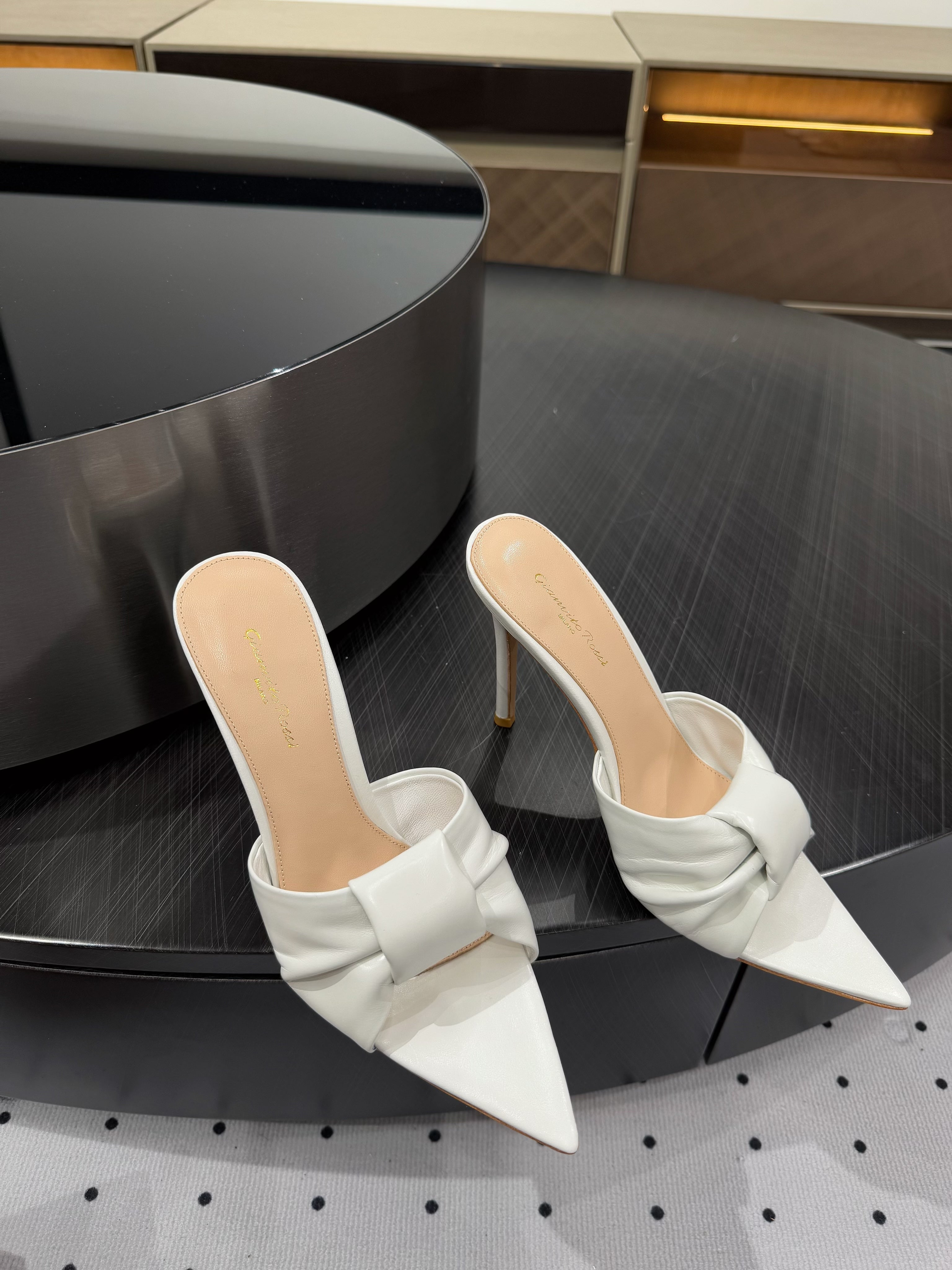 GIANVITO ROSSI 26S KNOTTED STRAP SANDALS 105 MM IN WHITE LAMBSKIN