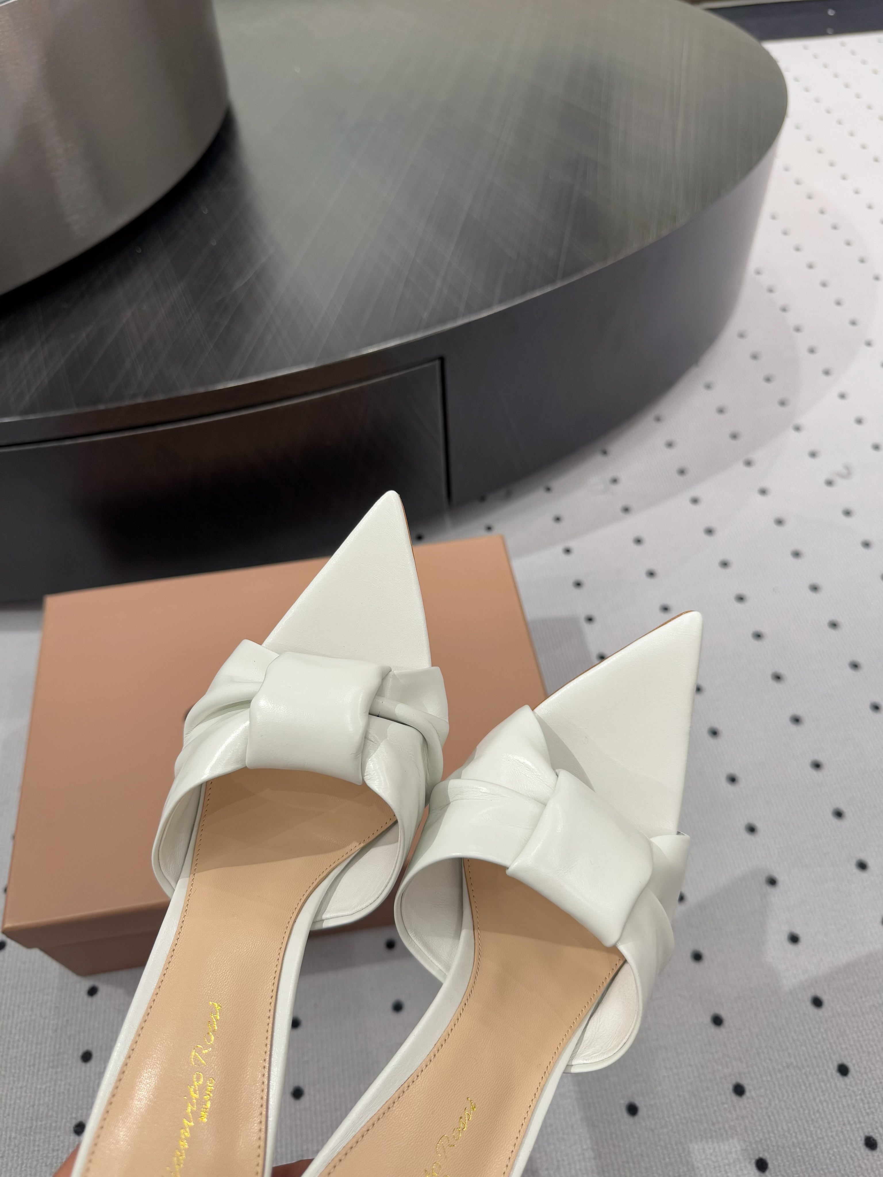 GIANVITO ROSSI 26S KNOTTED STRAP SANDALS 105 MM IN WHITE LAMBSKIN