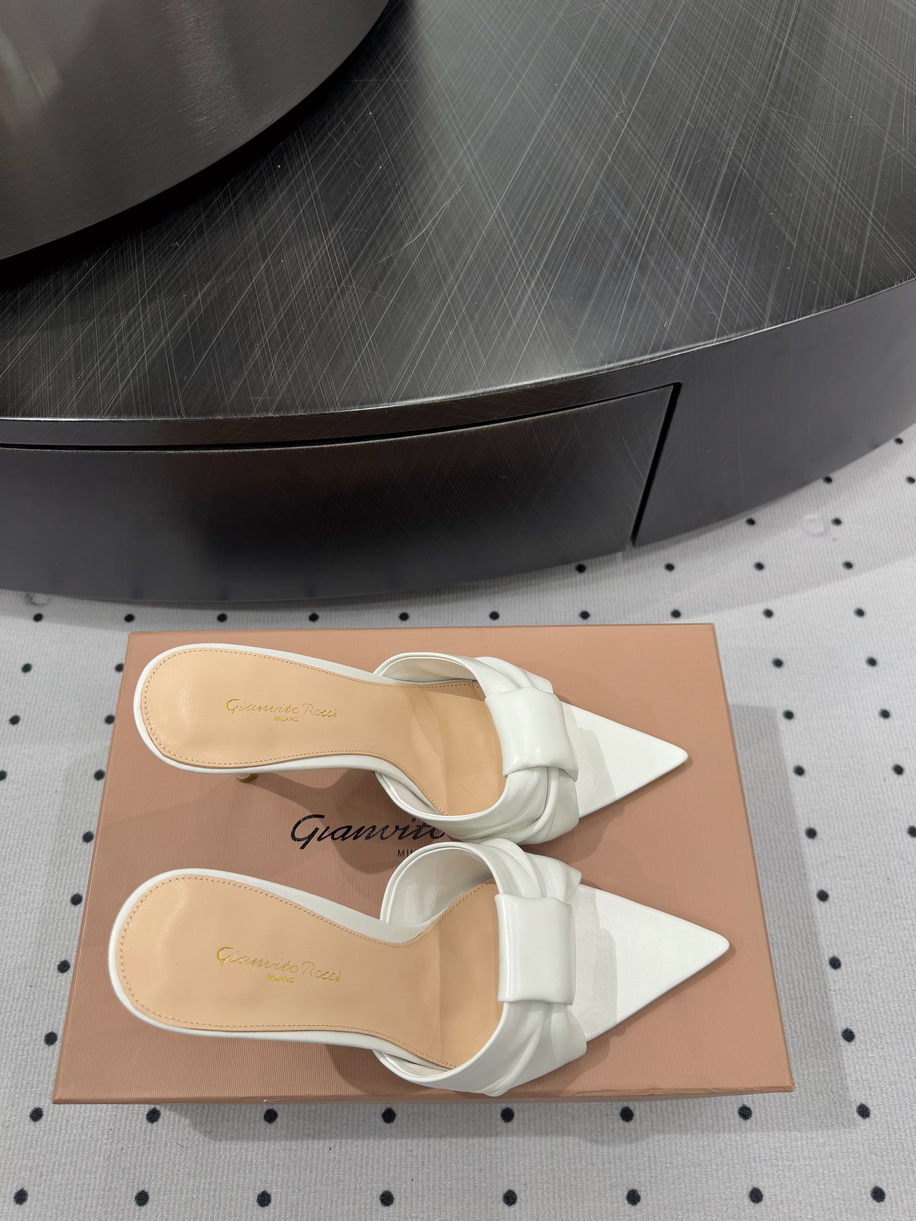 GIANVITO ROSSI 26S KNOTTED STRAP SANDALS 105 MM IN WHITE LAMBSKIN