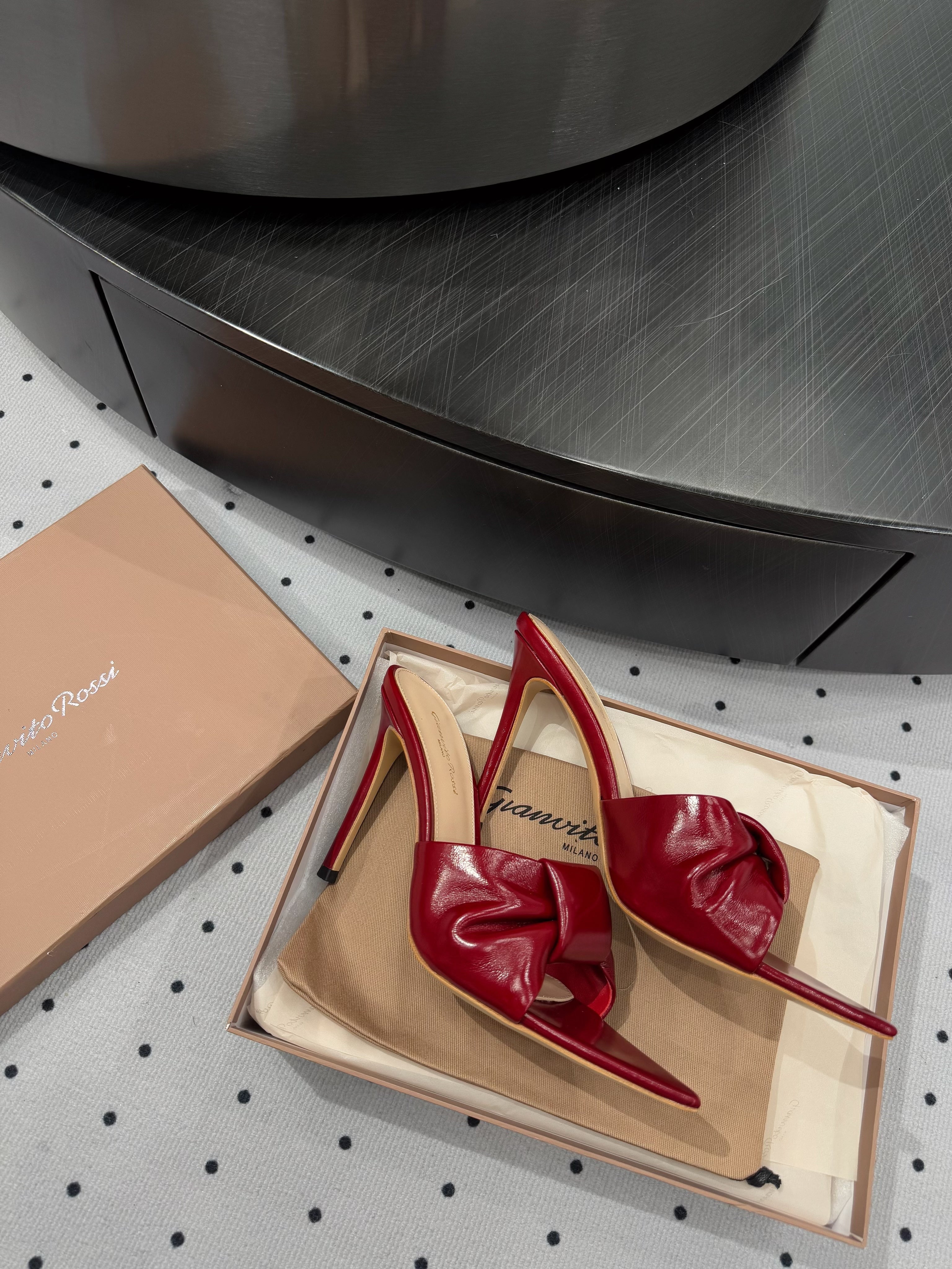 GIANVITO ROSSI 26S KNOTTED STRAP SANDALS 105 MM IN DARK RED LAMBSKIN