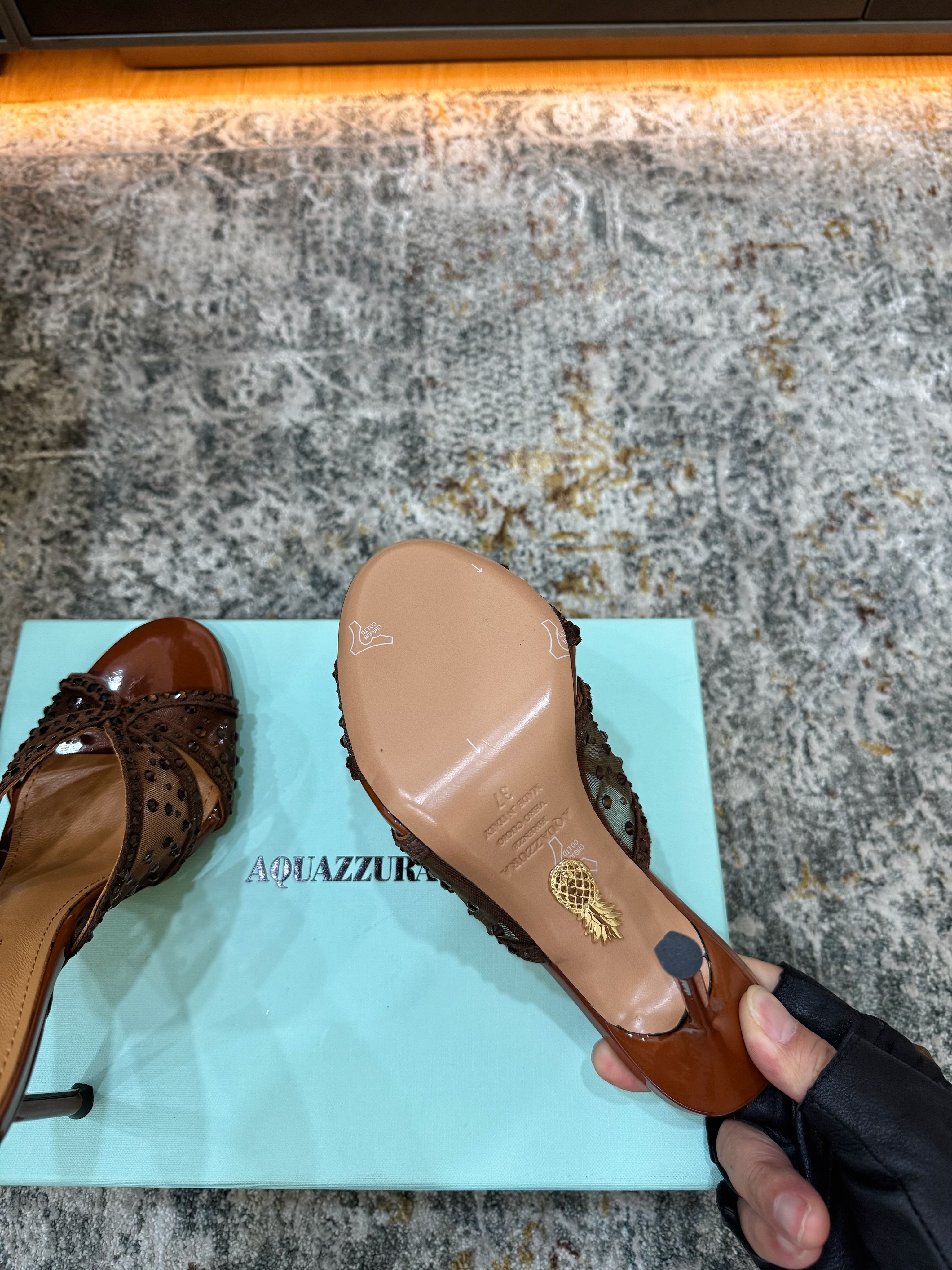 AQUAZZURA 26S HIGH-HEEL SANDALS 105 MM IN BROWN PATENT CALFSKIN AND MESH