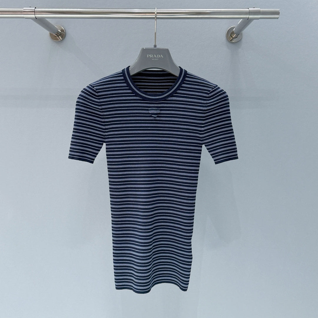 PRADA 26S SHORT SLEEVED KNIT T-SHIRT 810