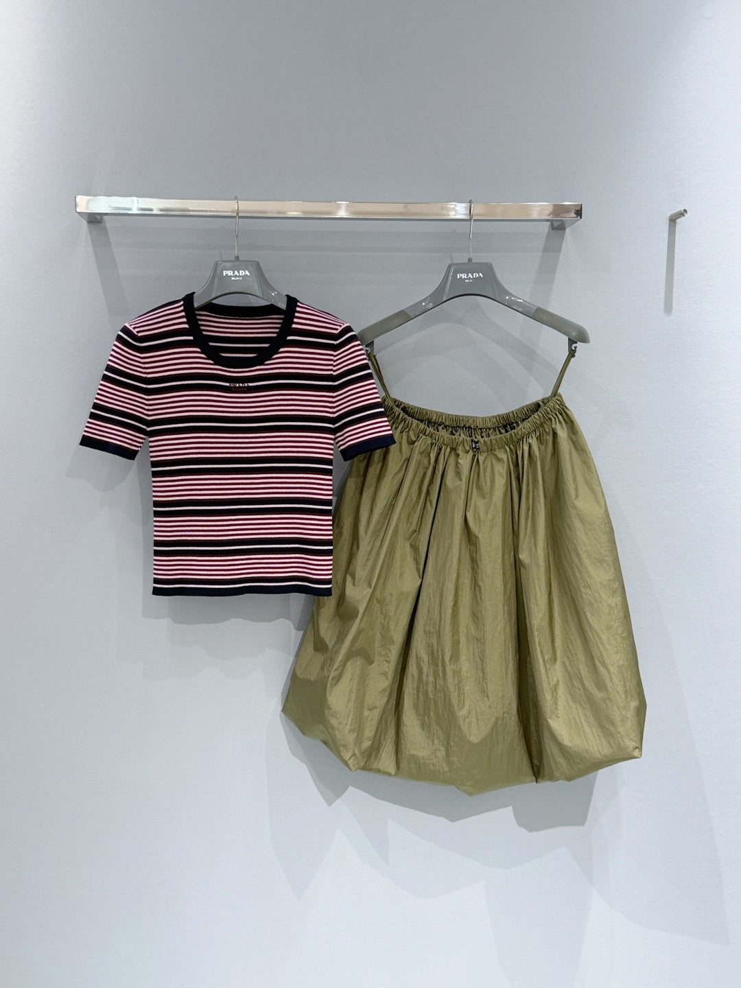 PRADA 26S SHORT-SLEEVED SWEATER STYLE 821