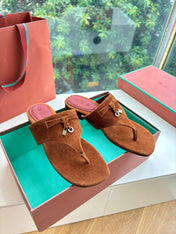 LP THONG SANDALS 25S IN BROWN SUEDE
