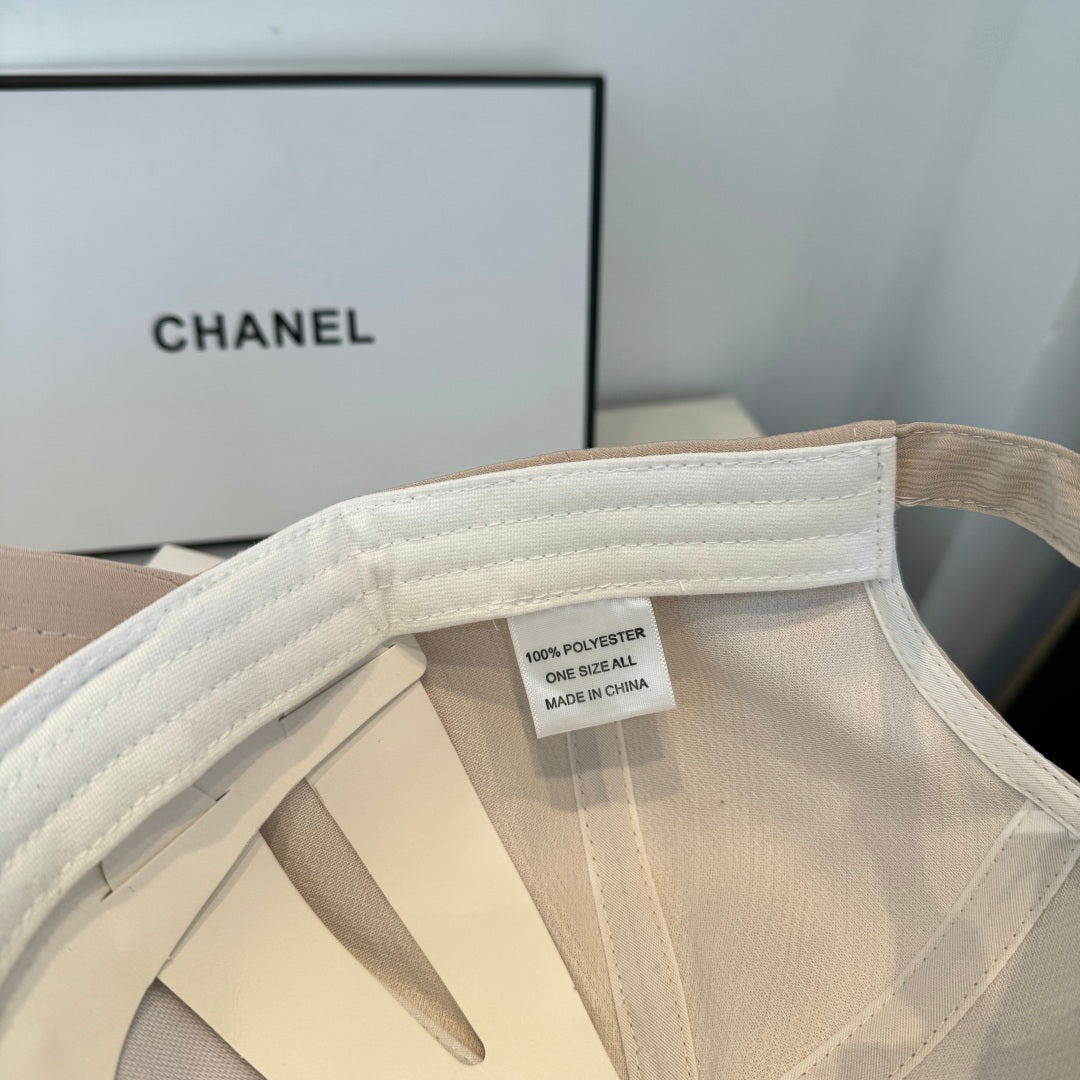 CHANEL 26S BASEBALL CAP WITH CRYSTAL CC LOGO 337986