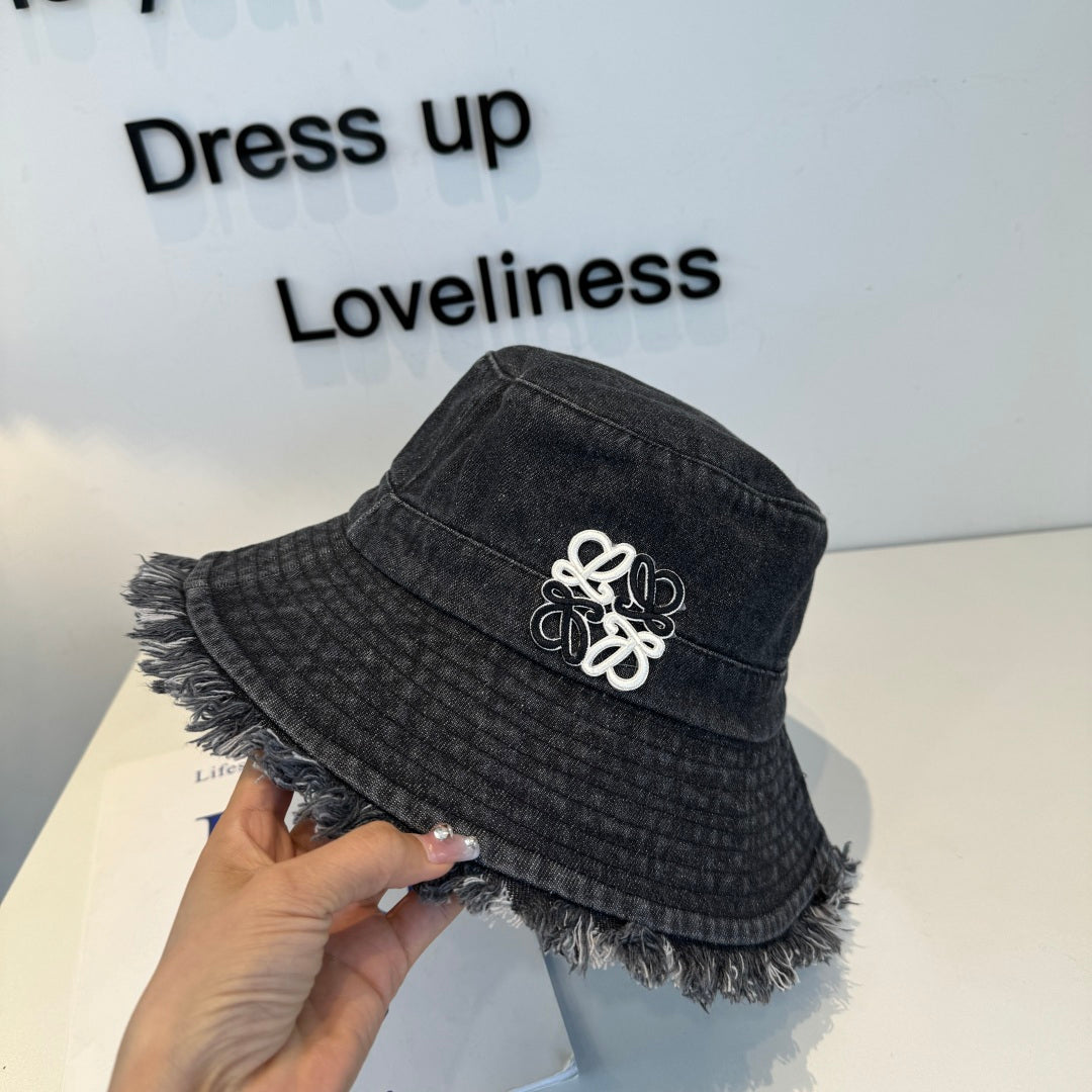 LOEWE 26S DENIM BUCKET HAT STYLE 180