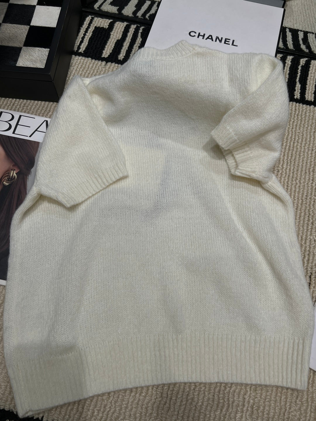 CHANEL 26S SHORT-SLEEVE CREW-NECK SWEATER 1758