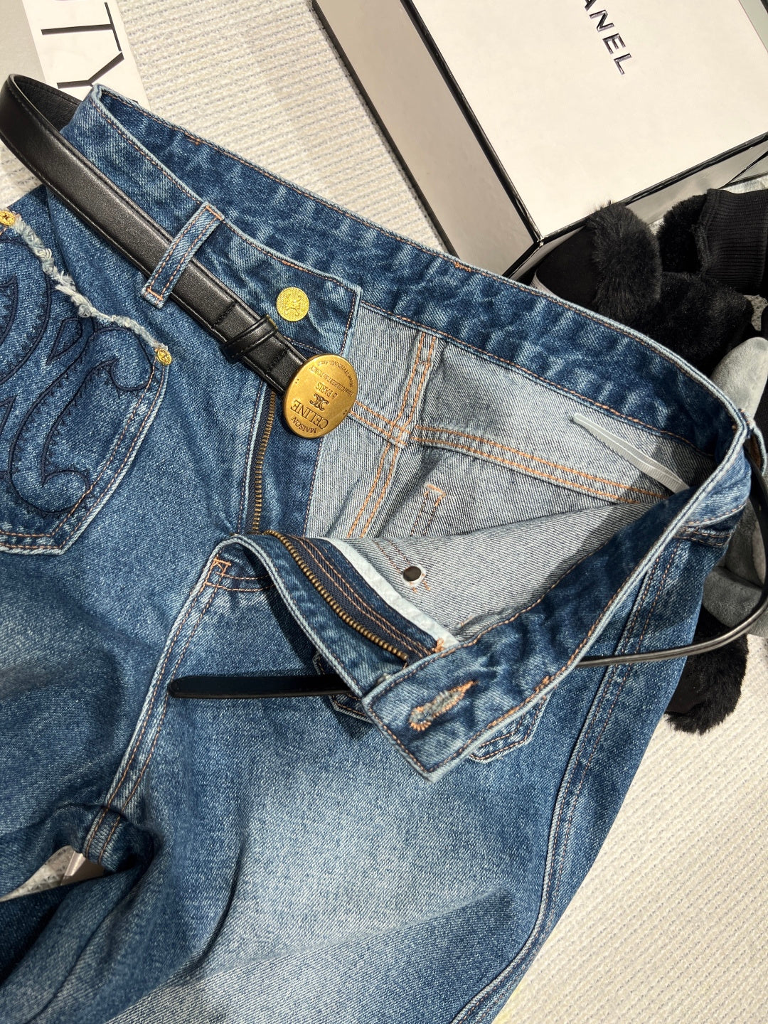 CELINE 26S WIDE-LEG JEANS 604