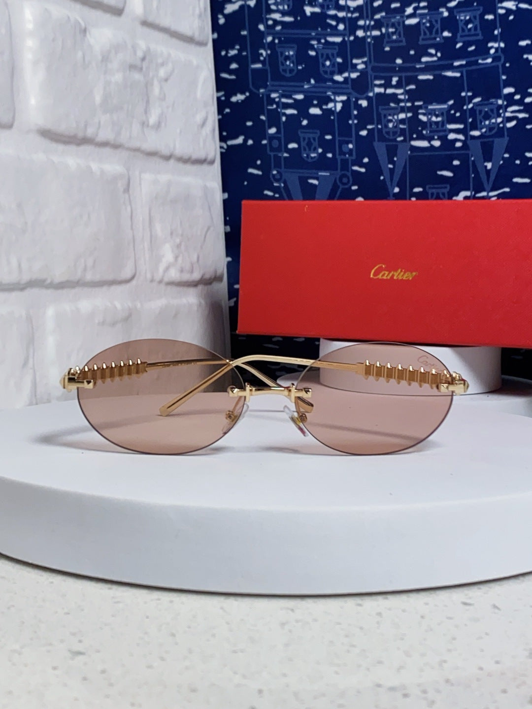 CARTIER 26S OVAL FRAME IN METAL 434040
