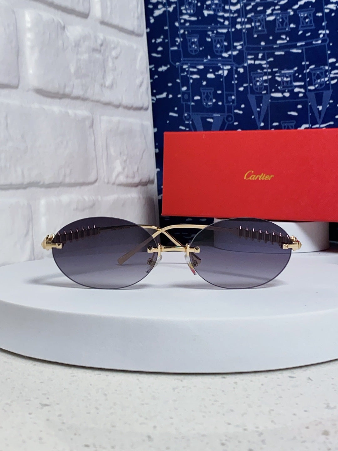 CARTIER 26S OVAL FRAME IN METAL 434043