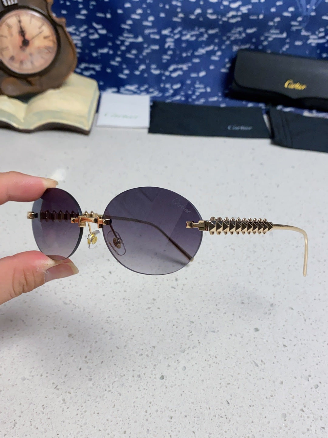 CARTIER 26S OVAL FRAME IN METAL 434043