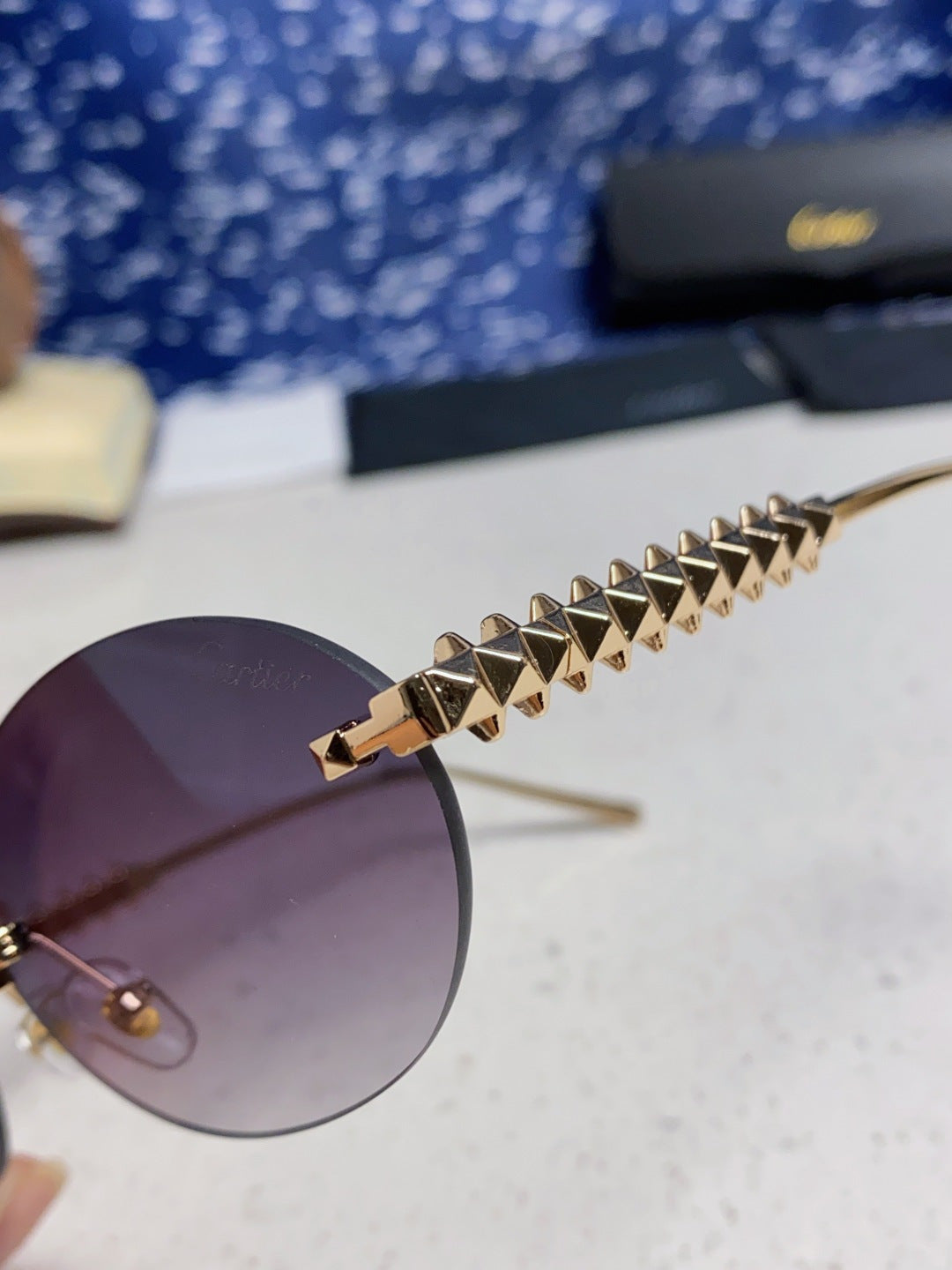 CARTIER 26S OVAL FRAME IN METAL 434043